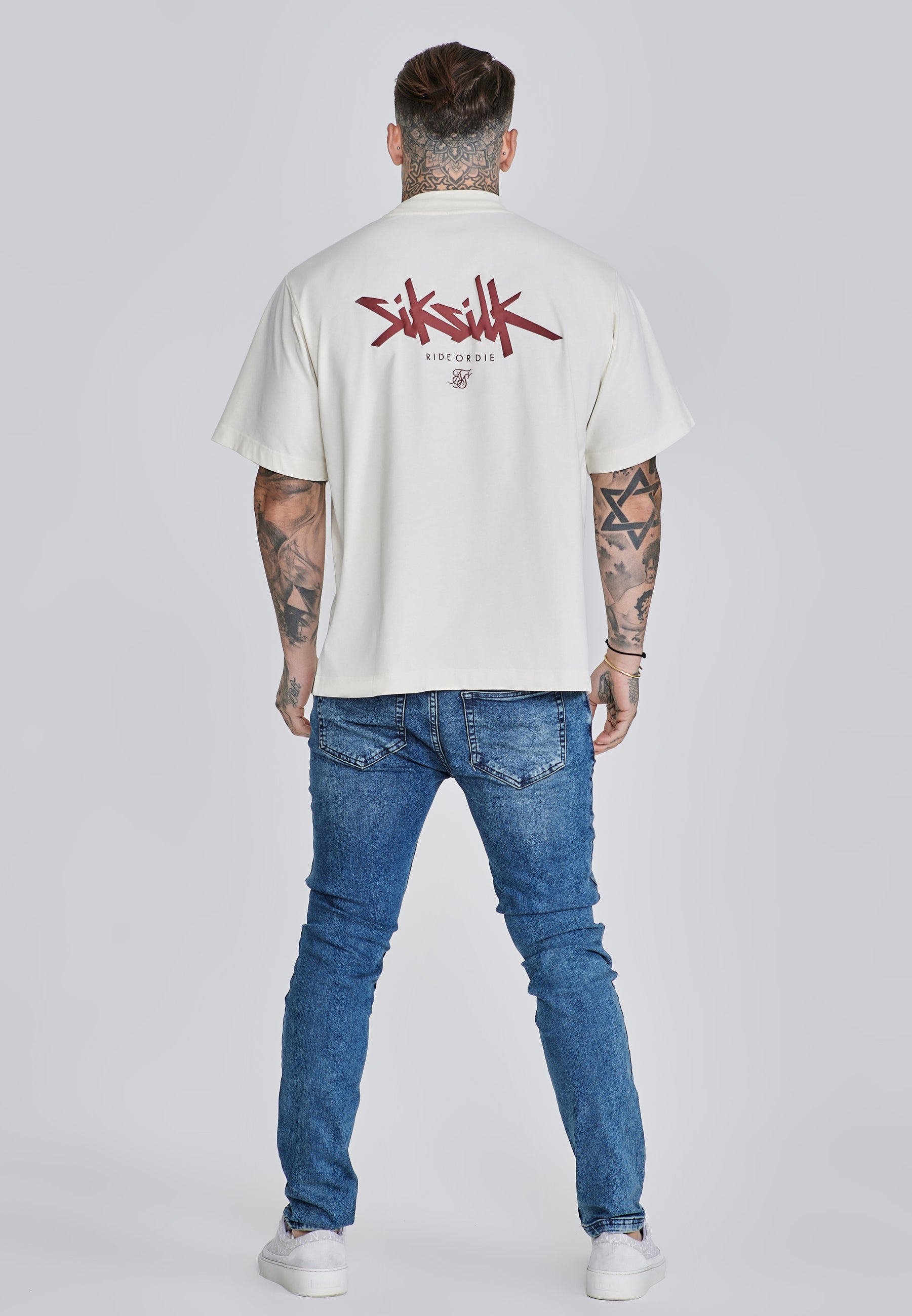 Oversized T-shirt in ecru, red T-shirts SikSilk