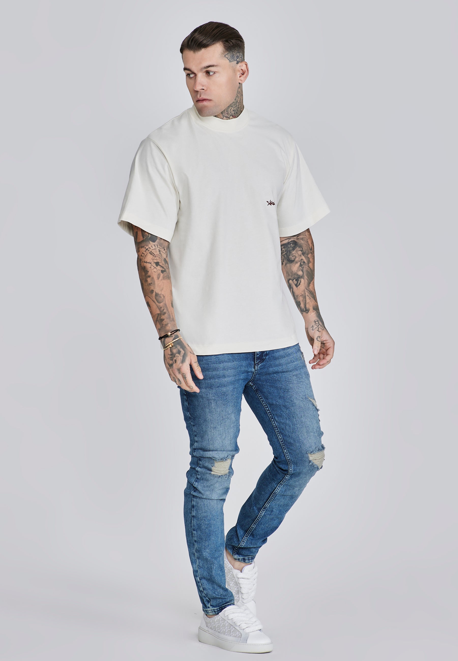 Oversized T-shirt in ecru, red T-shirts SikSilk