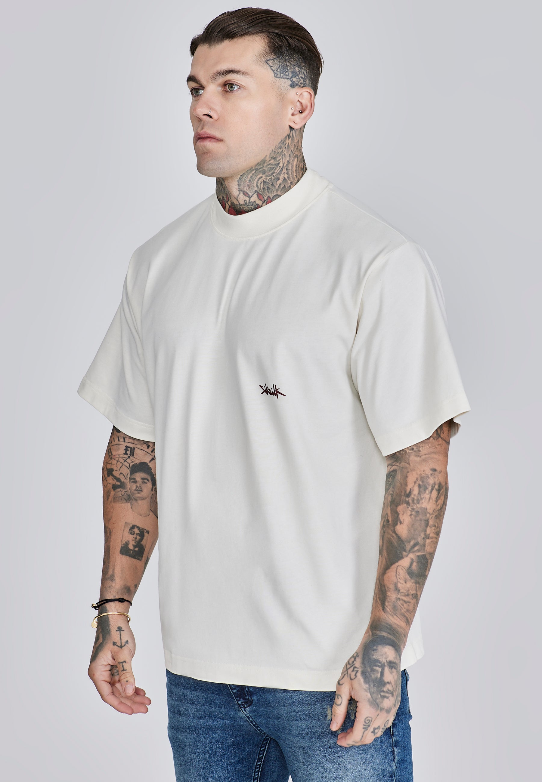 Oversized T-shirt in ecru, red T-shirts SikSilk