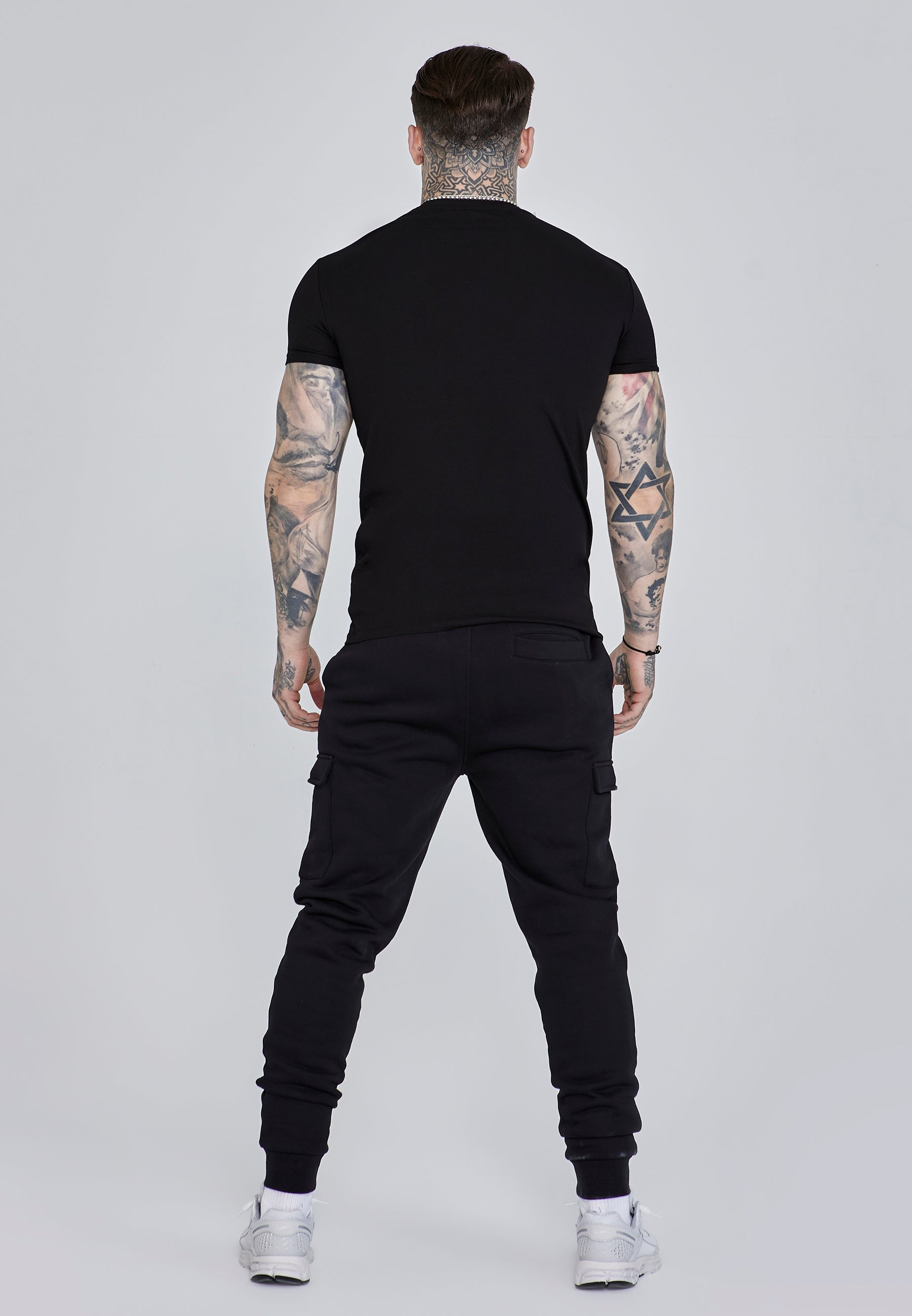 Muscle Fit T-Shirt in Black T-Shirts SikSilk