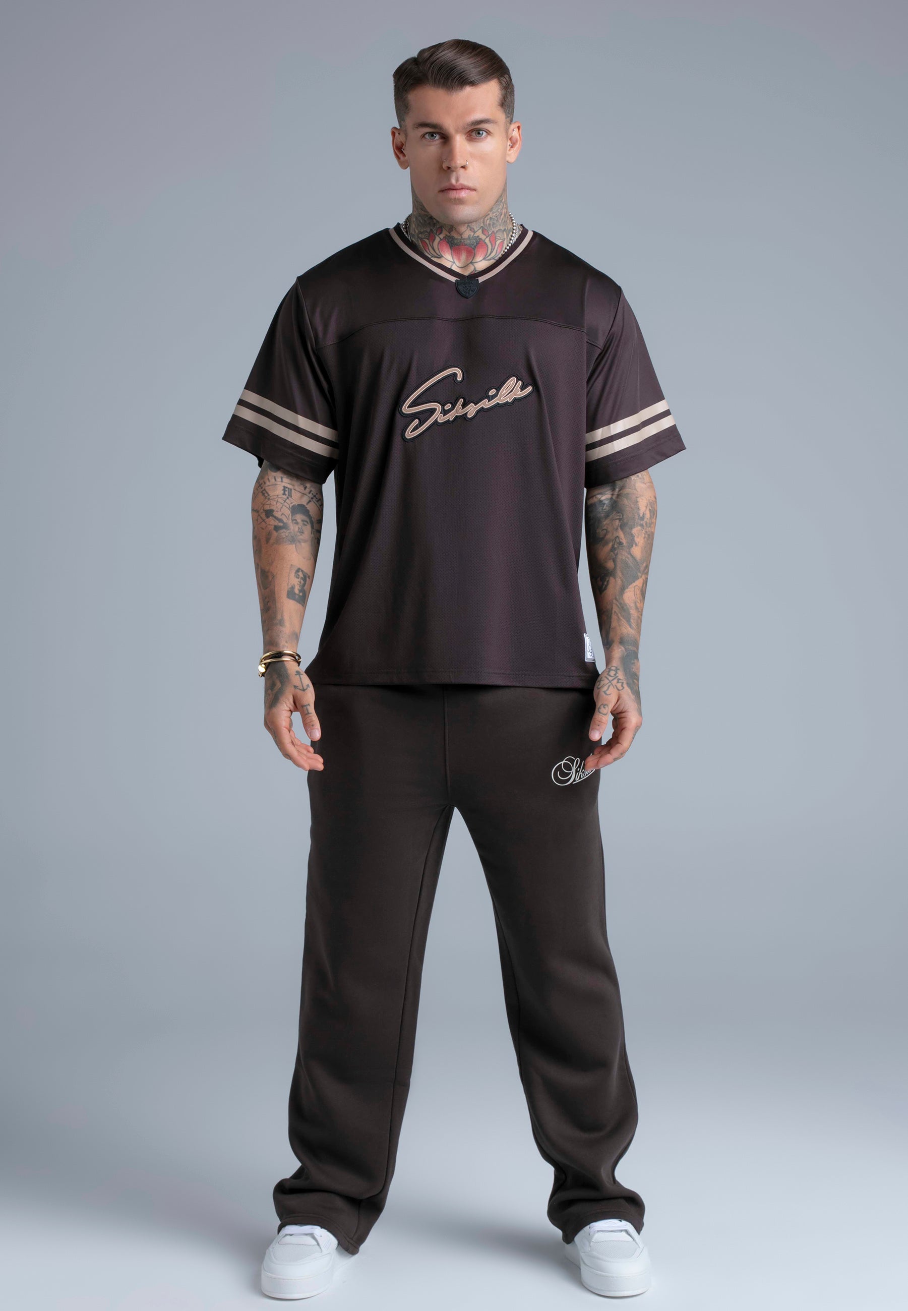 Football T-shirt in brown