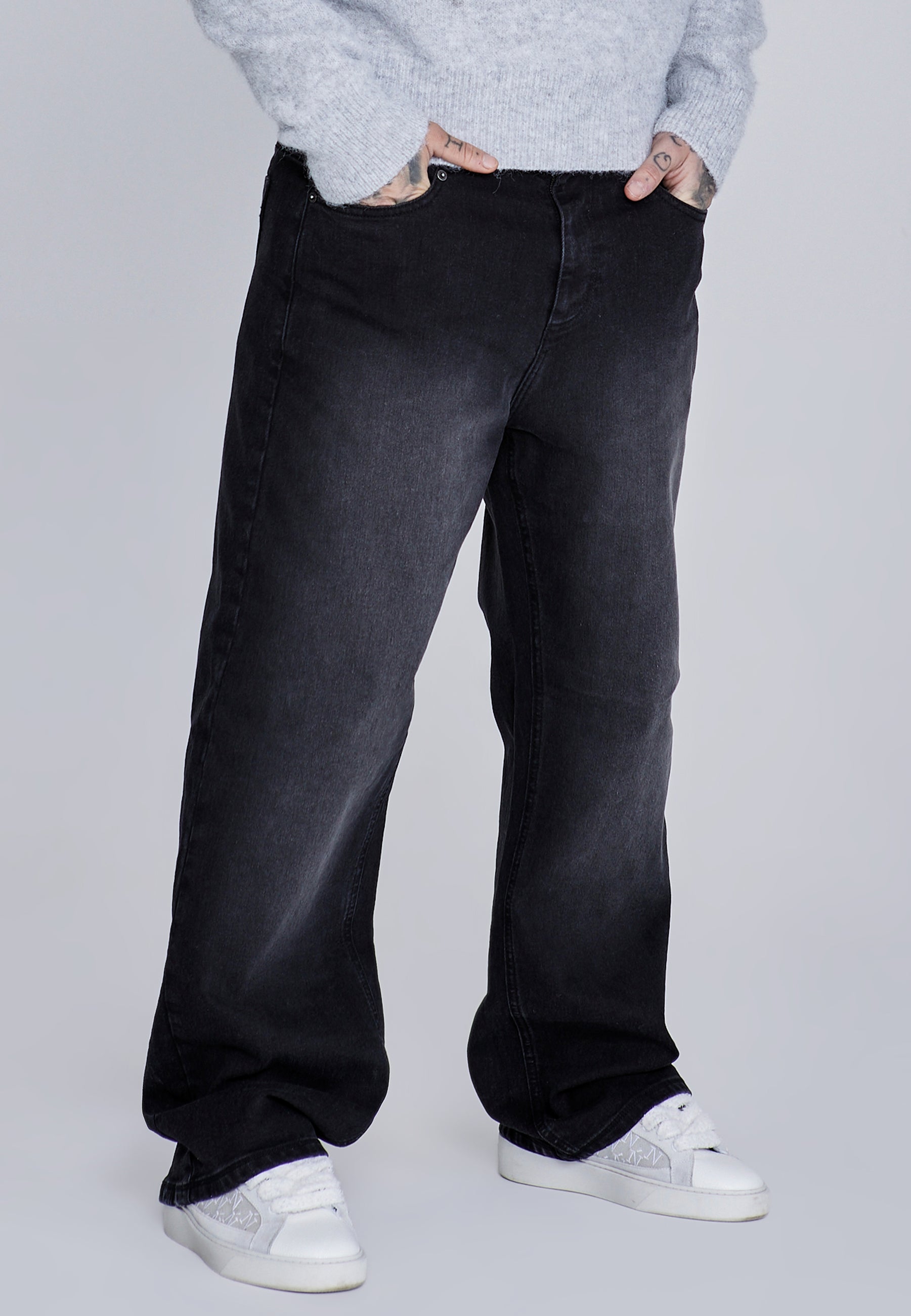 Loose Fit Jeans in Washed Black Jeans SikSilk