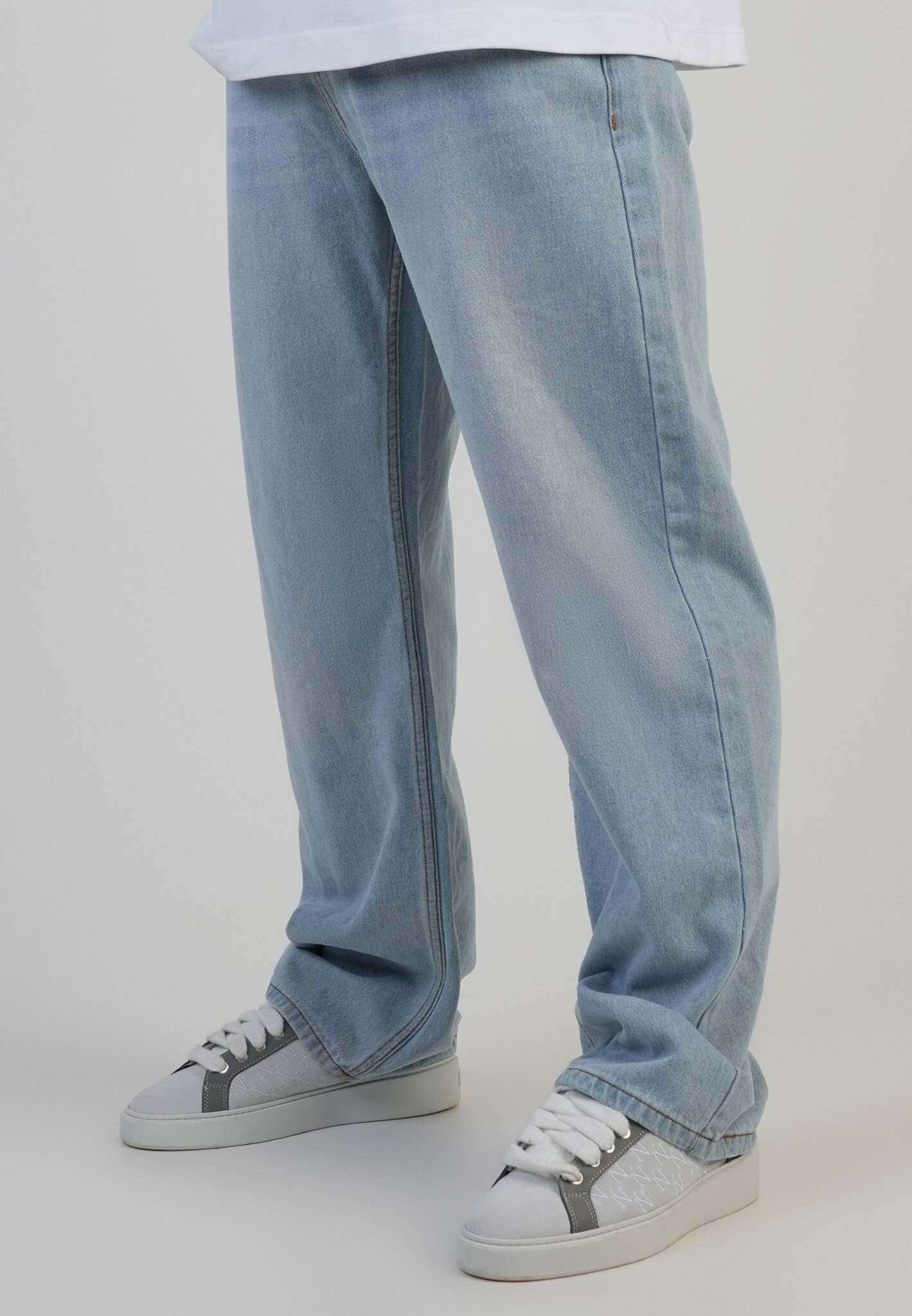 Loose Fit Jeans in Washed Light Blue Jeans SikSilk