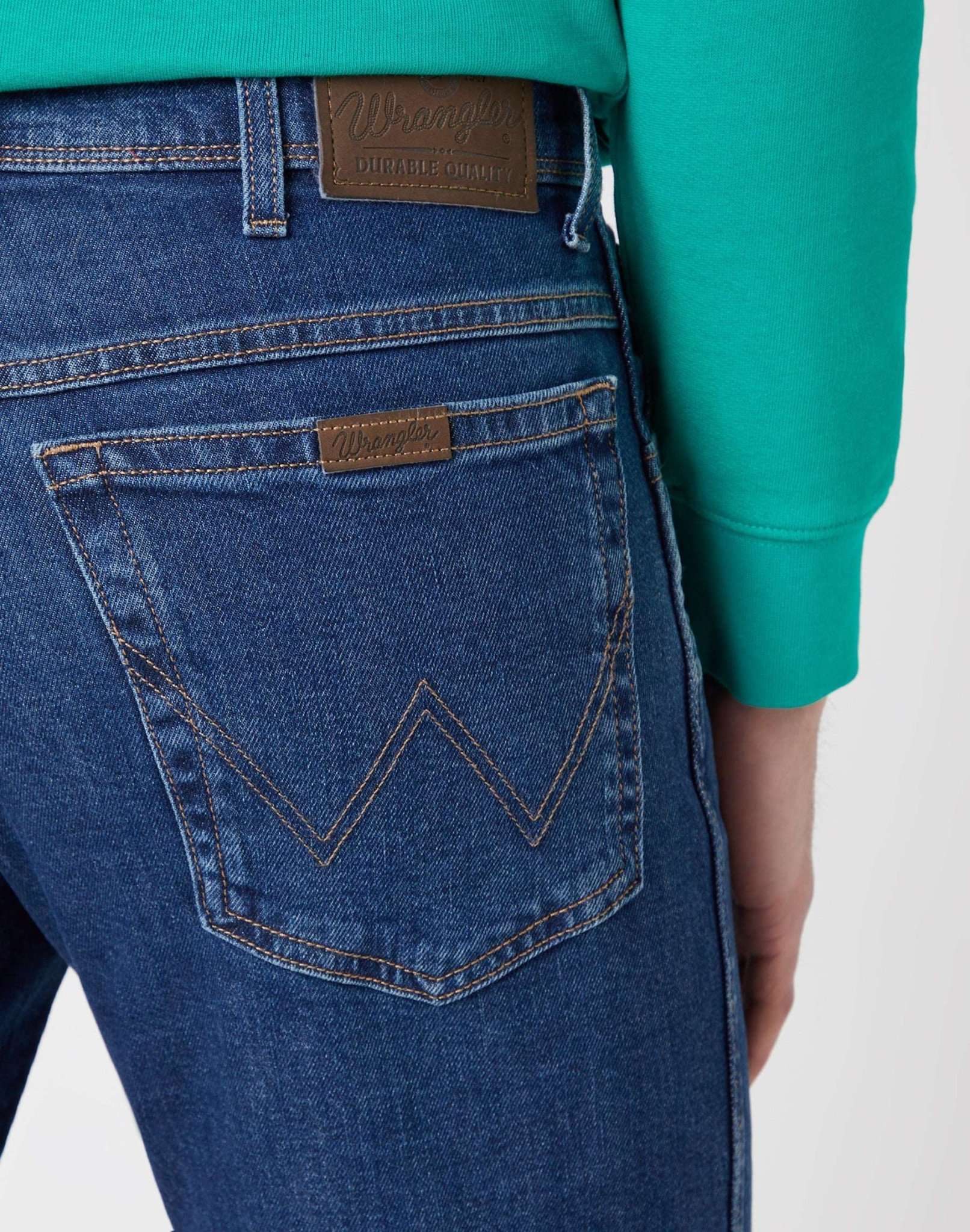 Regular Fit Low Stretch in Darkstone Jeans Wrangler