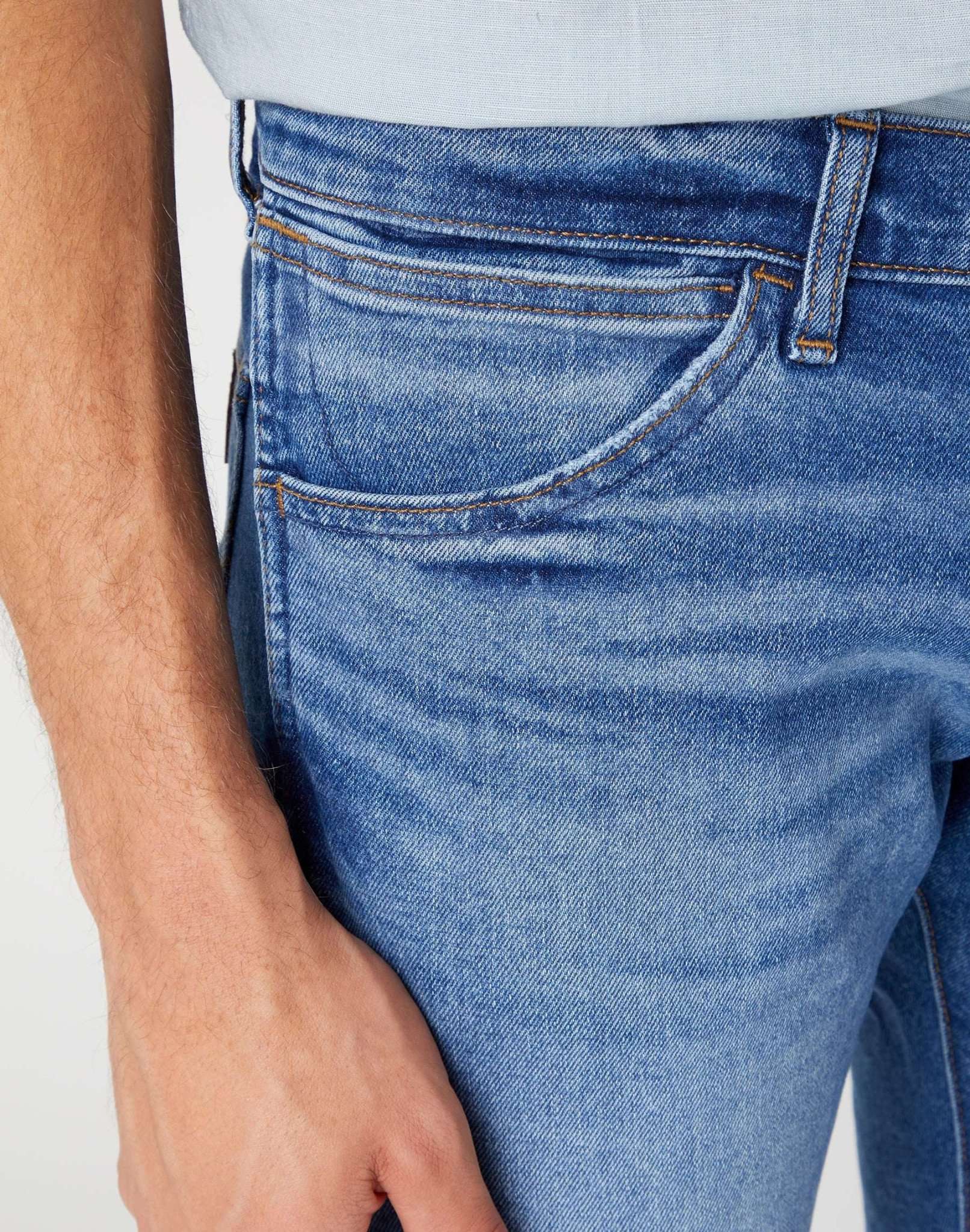 Bryson Low Stretch in Smoke Sea Jeans Wrangler