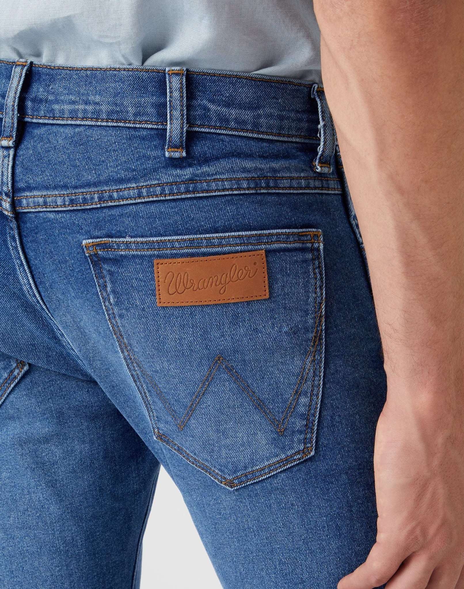 Bryson Low Stretch in Smoke Sea Jeans Wrangler