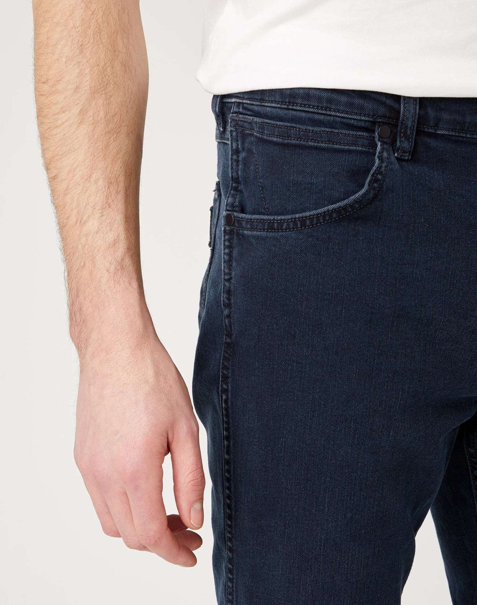 Greensboro Medium Stretch in Iron Blue Jeans Wrangler