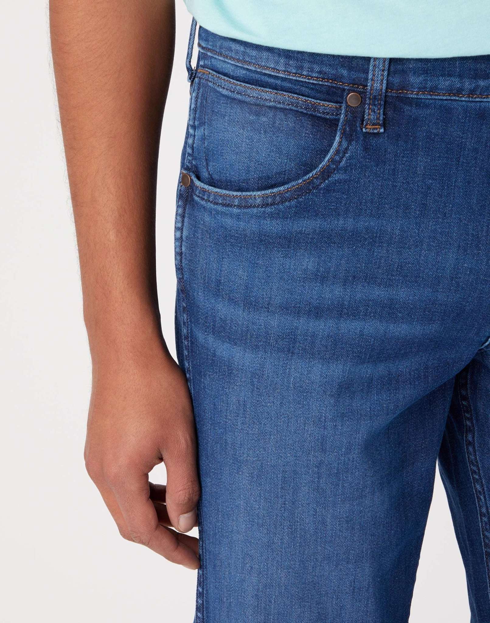 Greensboro Medium Stretch in Free Way Jeans Wrangler