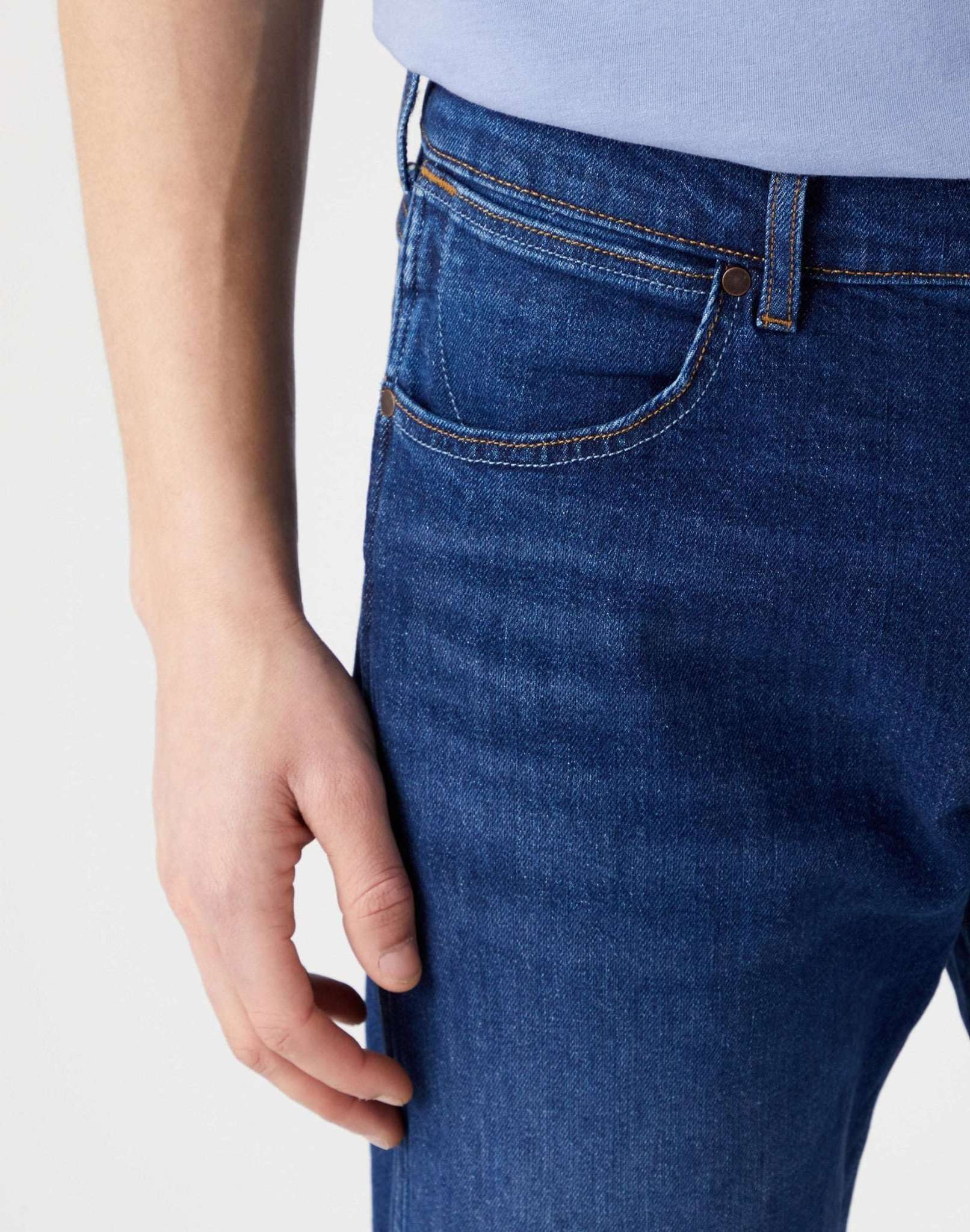 Frontier in Dancing Water Jeans Wrangler