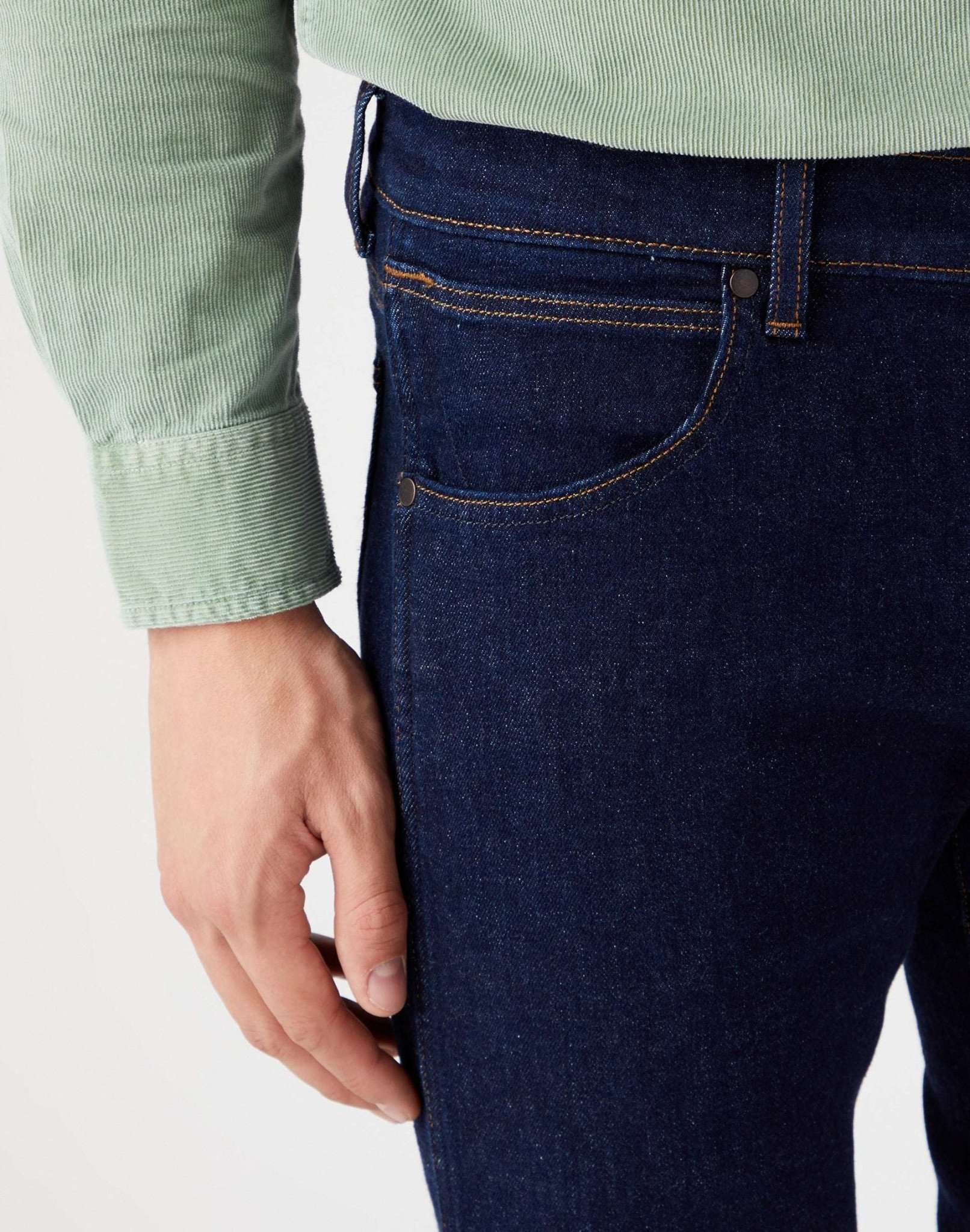 Larston Medium Stretch in Day Drifter Jeans Wrangler