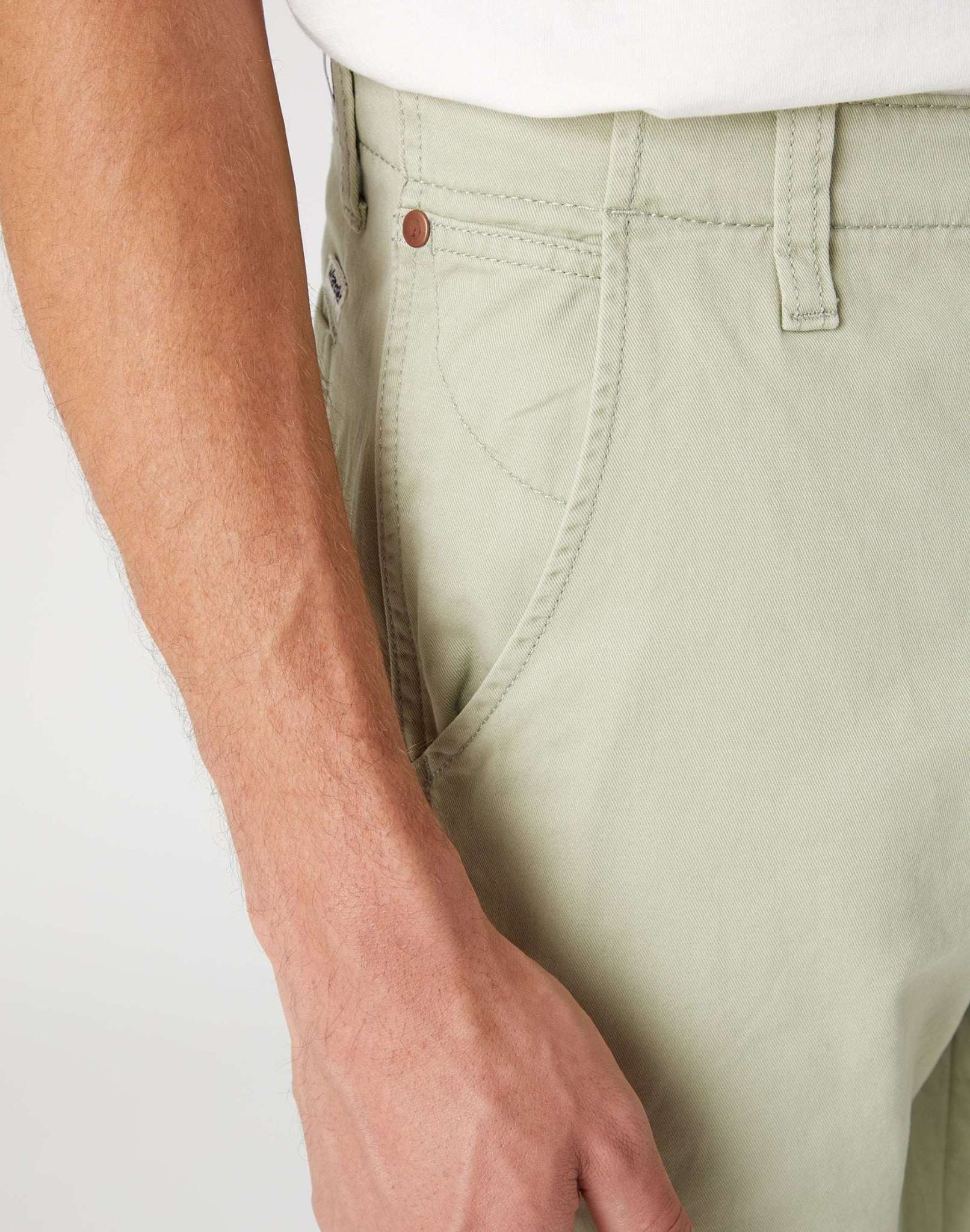 Casey Jones Chino in Tea Leaf Pants Wrangler