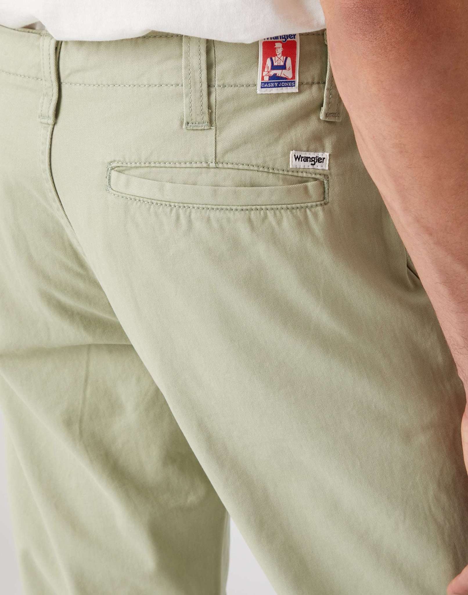 Casey Jones Chino in Tea Leaf Pants Wrangler