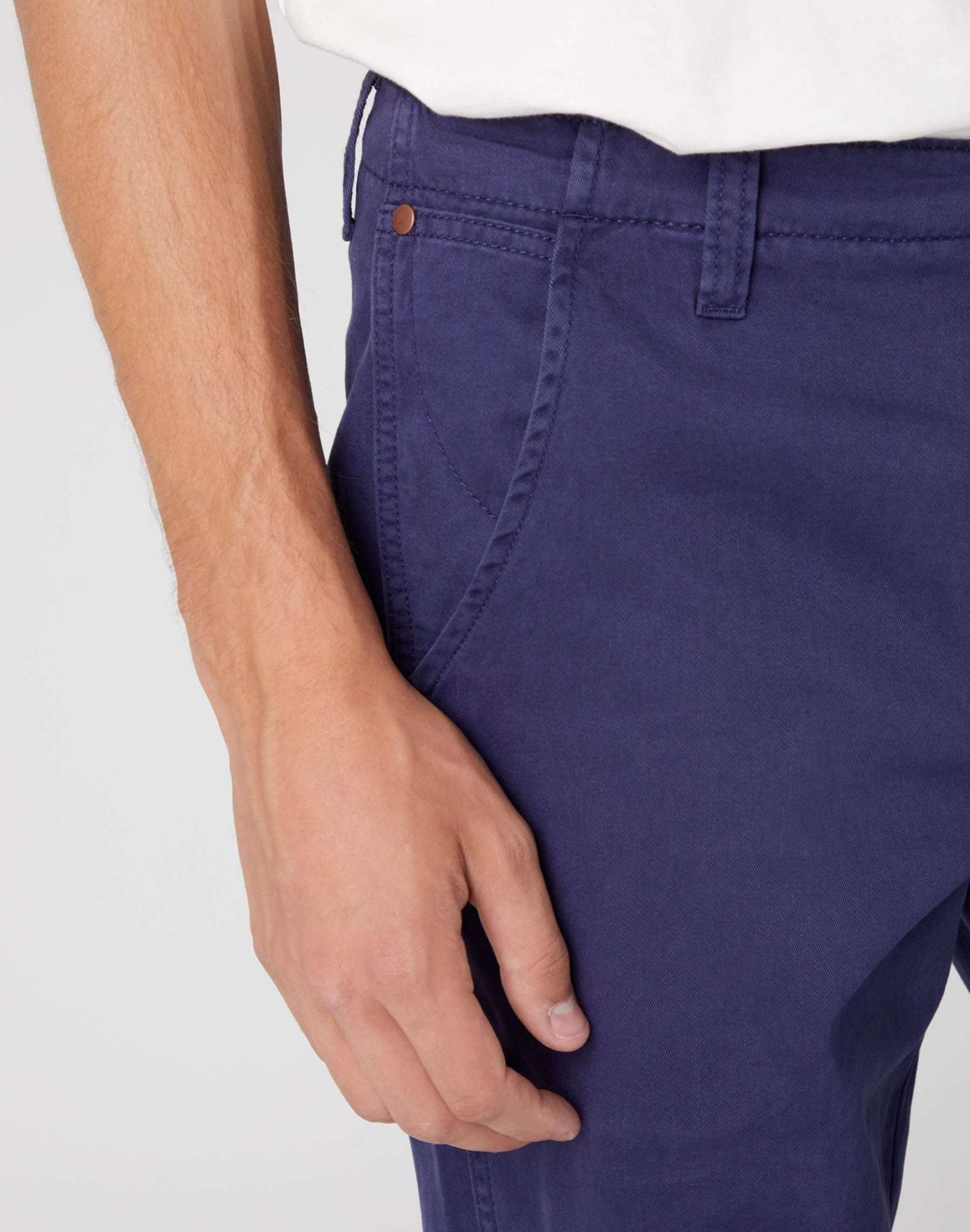 Casey Jones Chino in Eclipse Pants Wrangler