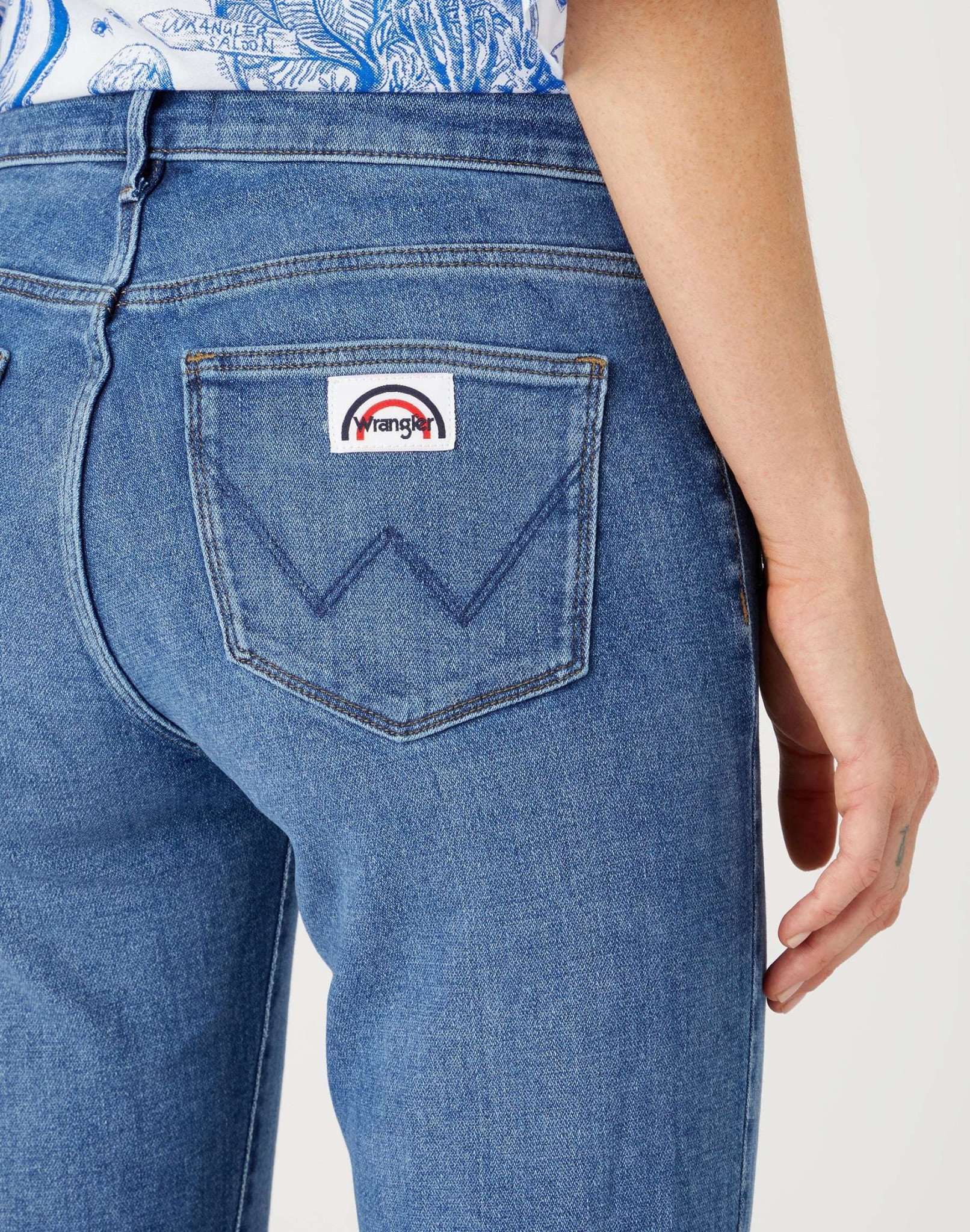 Flare in Raven Jeans Wrangler