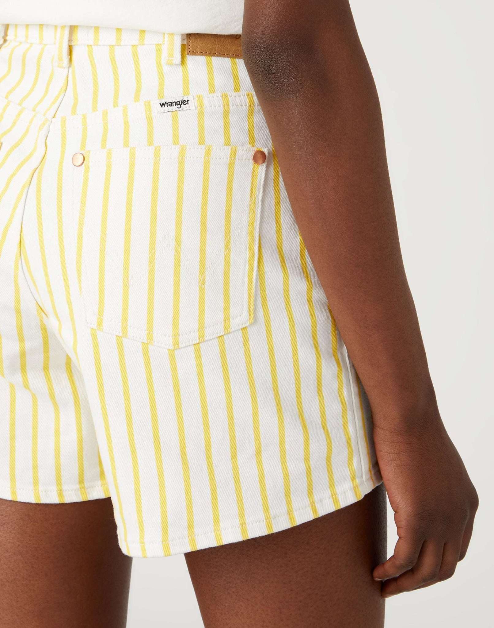 Donna in Sunshine Stripes Jean Shorts Wrangler