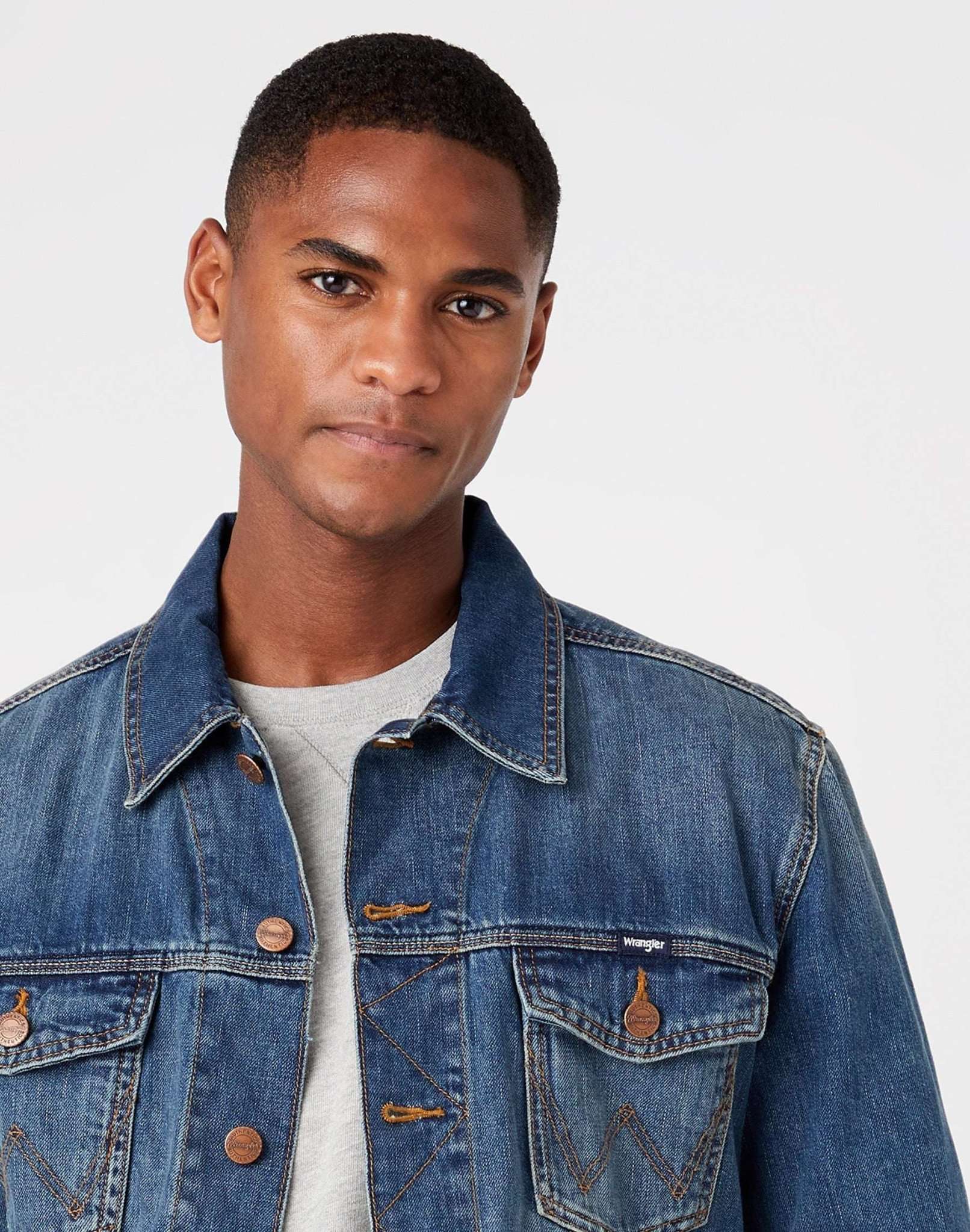 Classic Jacket in Mid Stone Jackets Wrangler