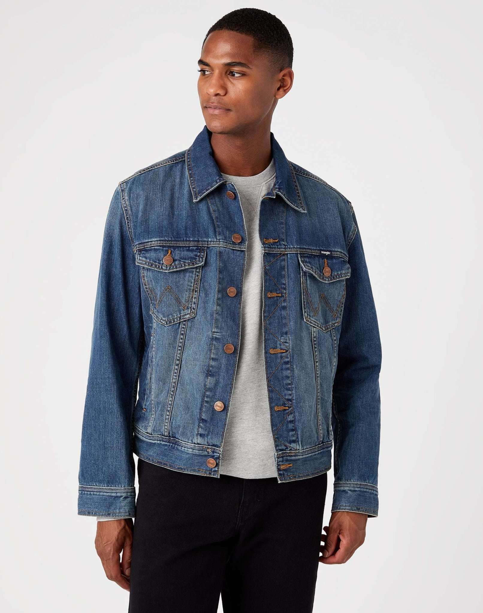 Classic Jacket in Mid Stone Jackets Wrangler