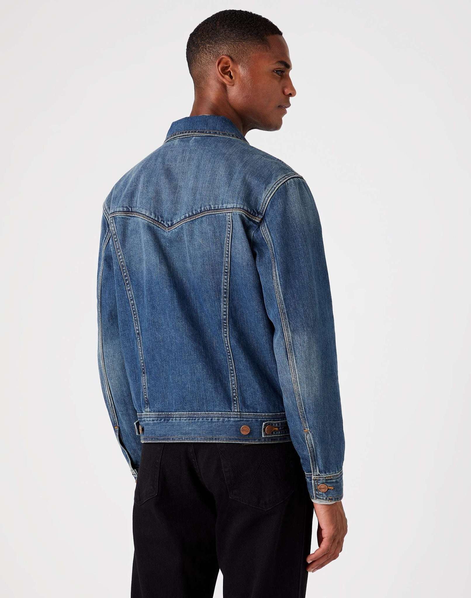 Classic Jacket in Mid Stone Jackets Wrangler