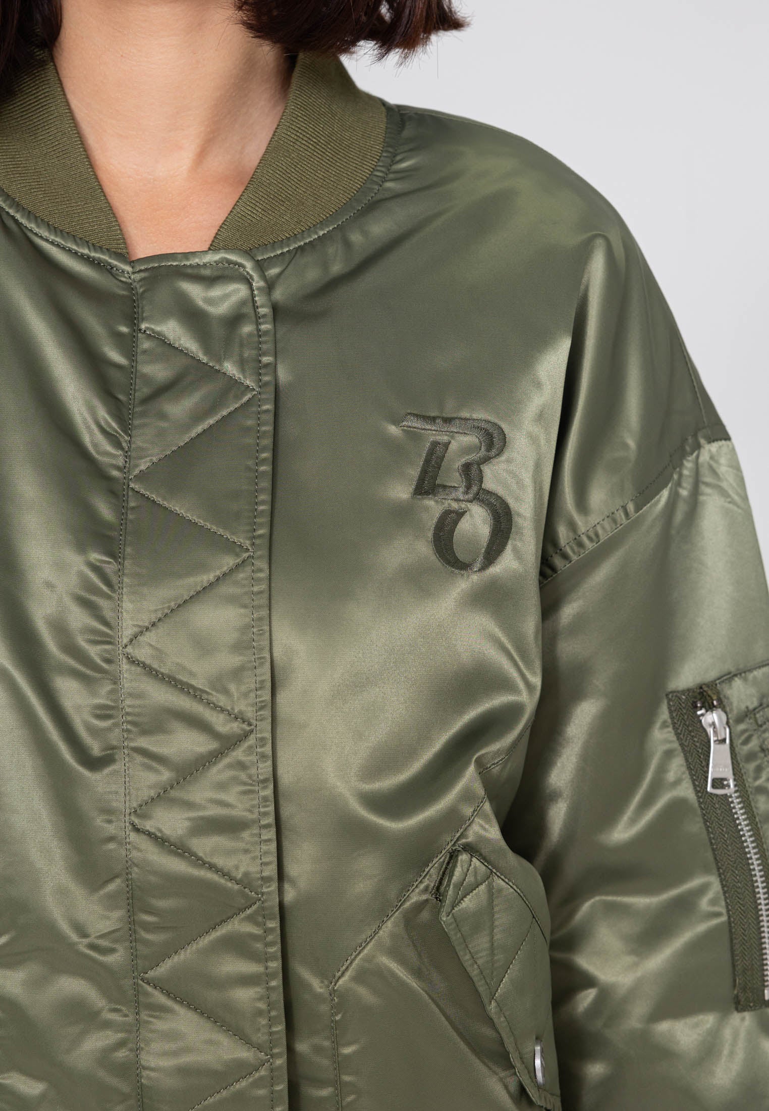 Wavy U bomber jacket in kaki Jackets Bombers Original