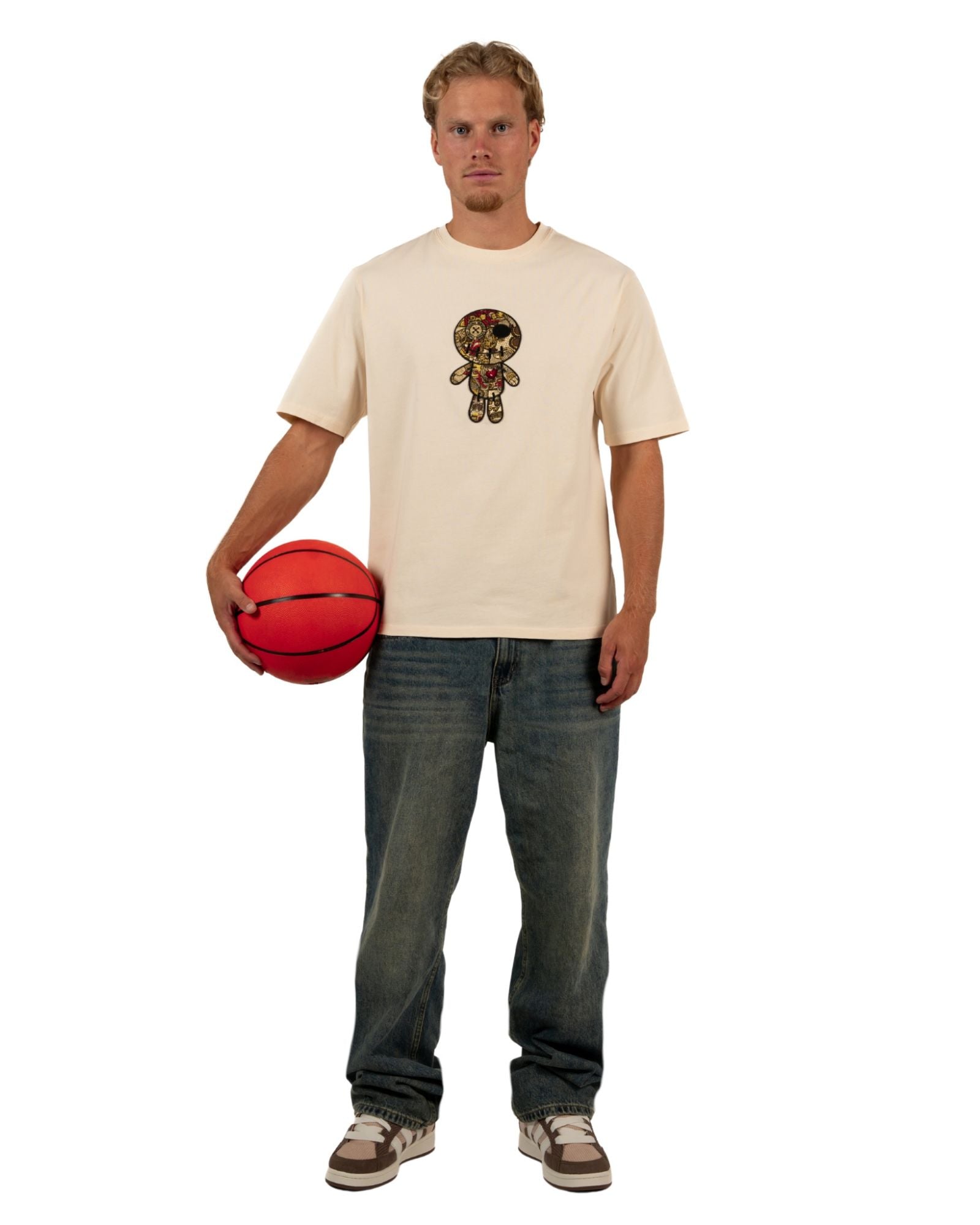 Ennis T-shirt in beige T-shirts Wrong Friends