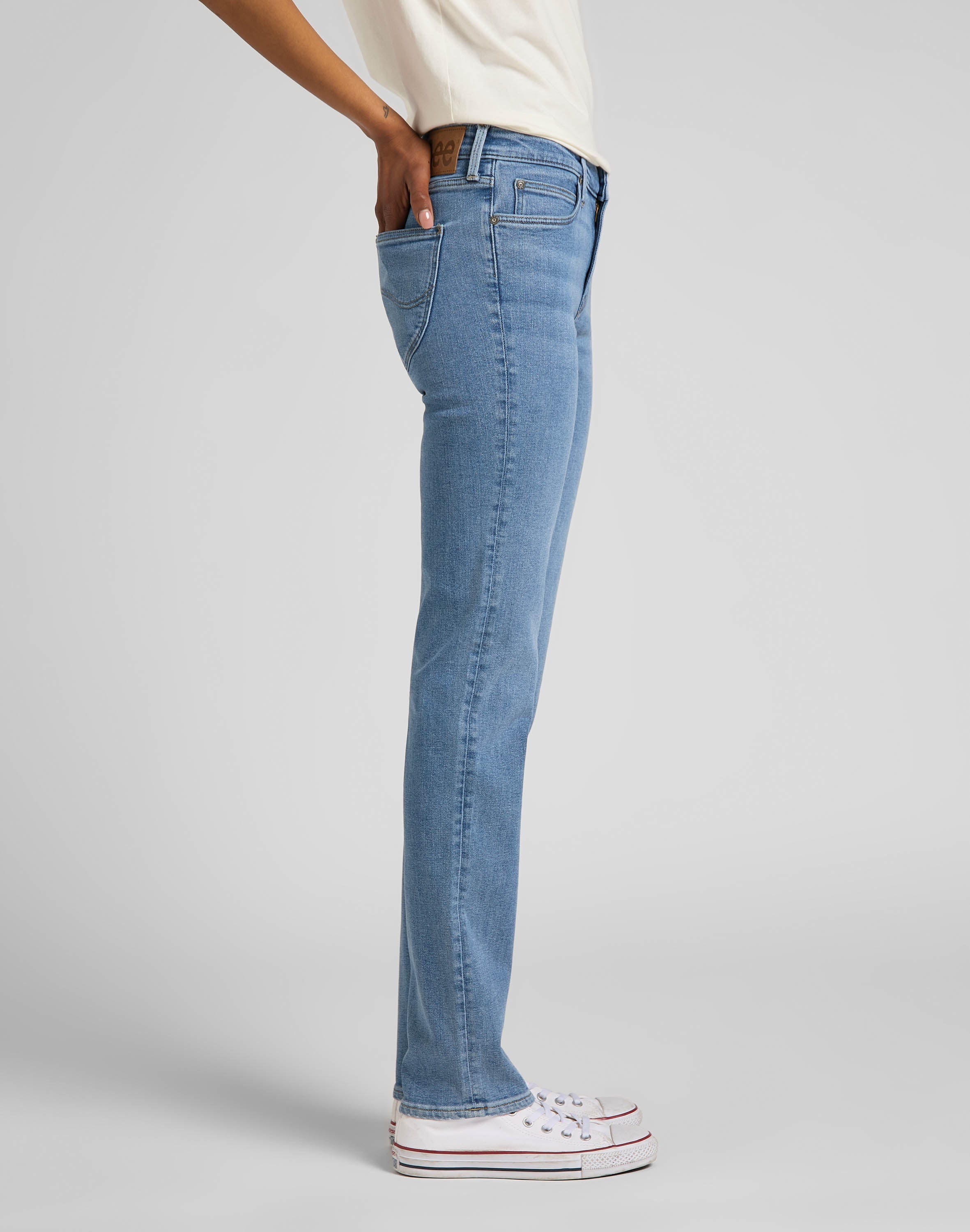 Marion Straight in Partly Cloudy Jeans Lee