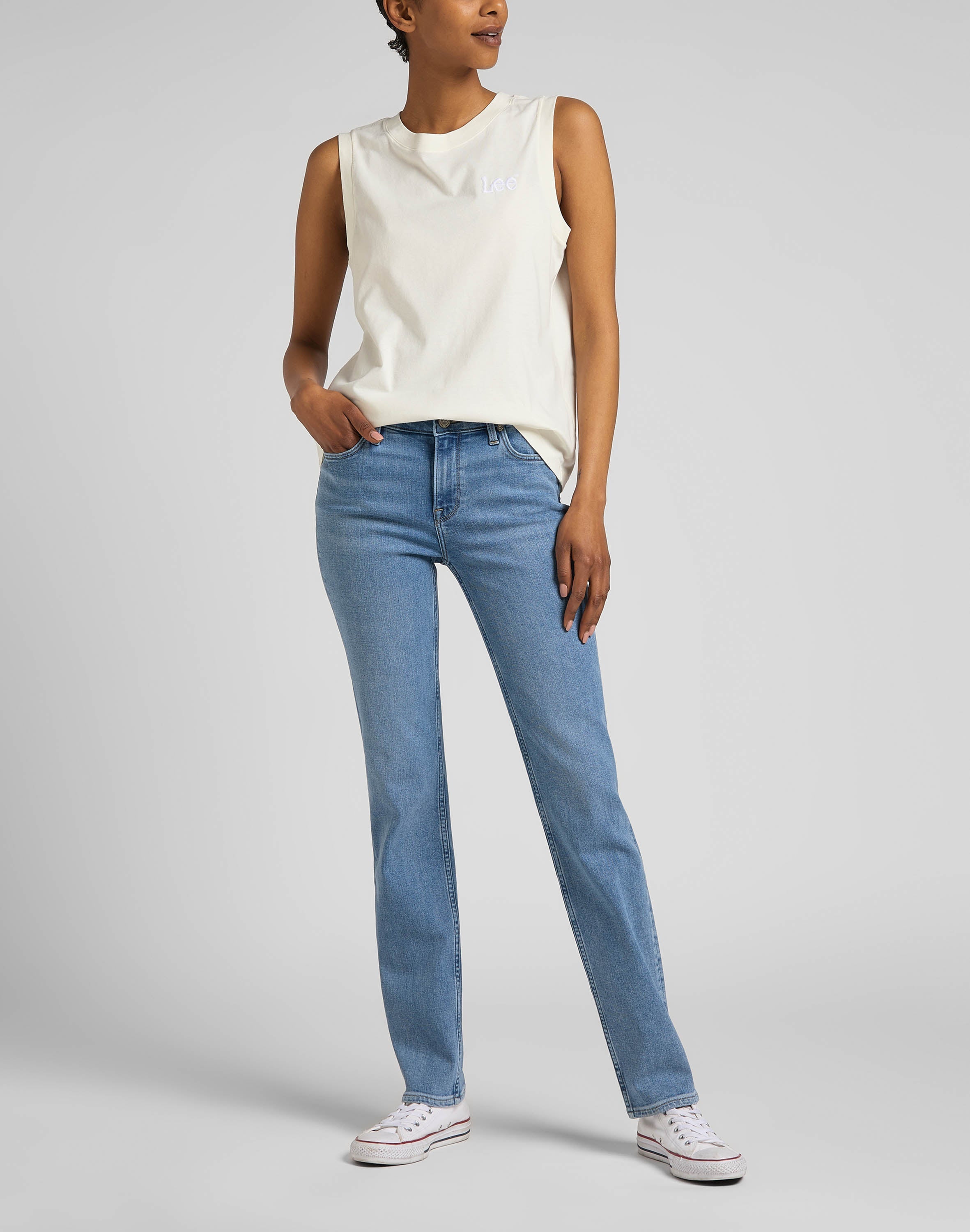 Marion Straight in Partly Cloudy Jeans Lee