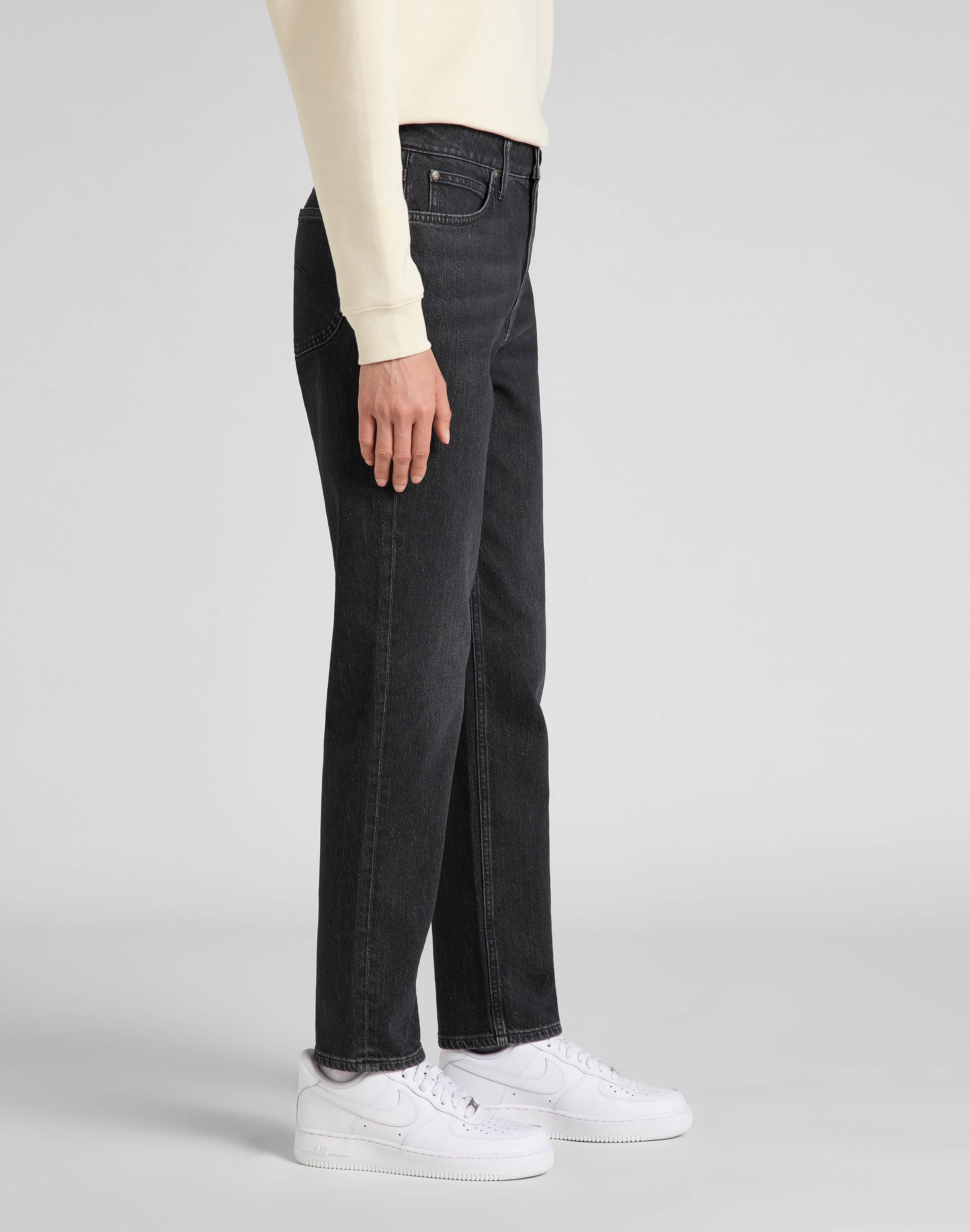 Carol in skirt jeans Lee