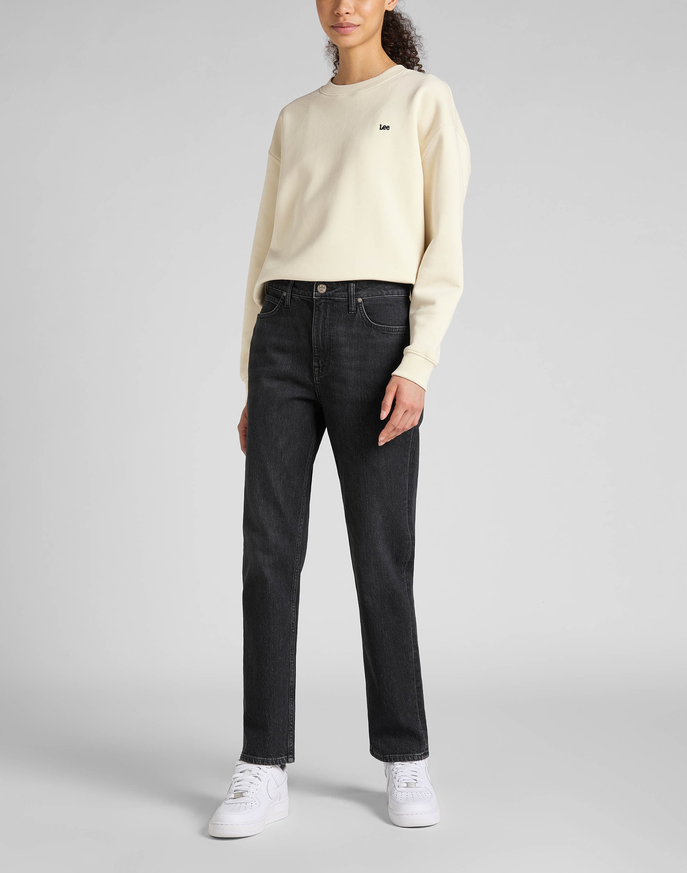 Carol in skirt jeans Lee
