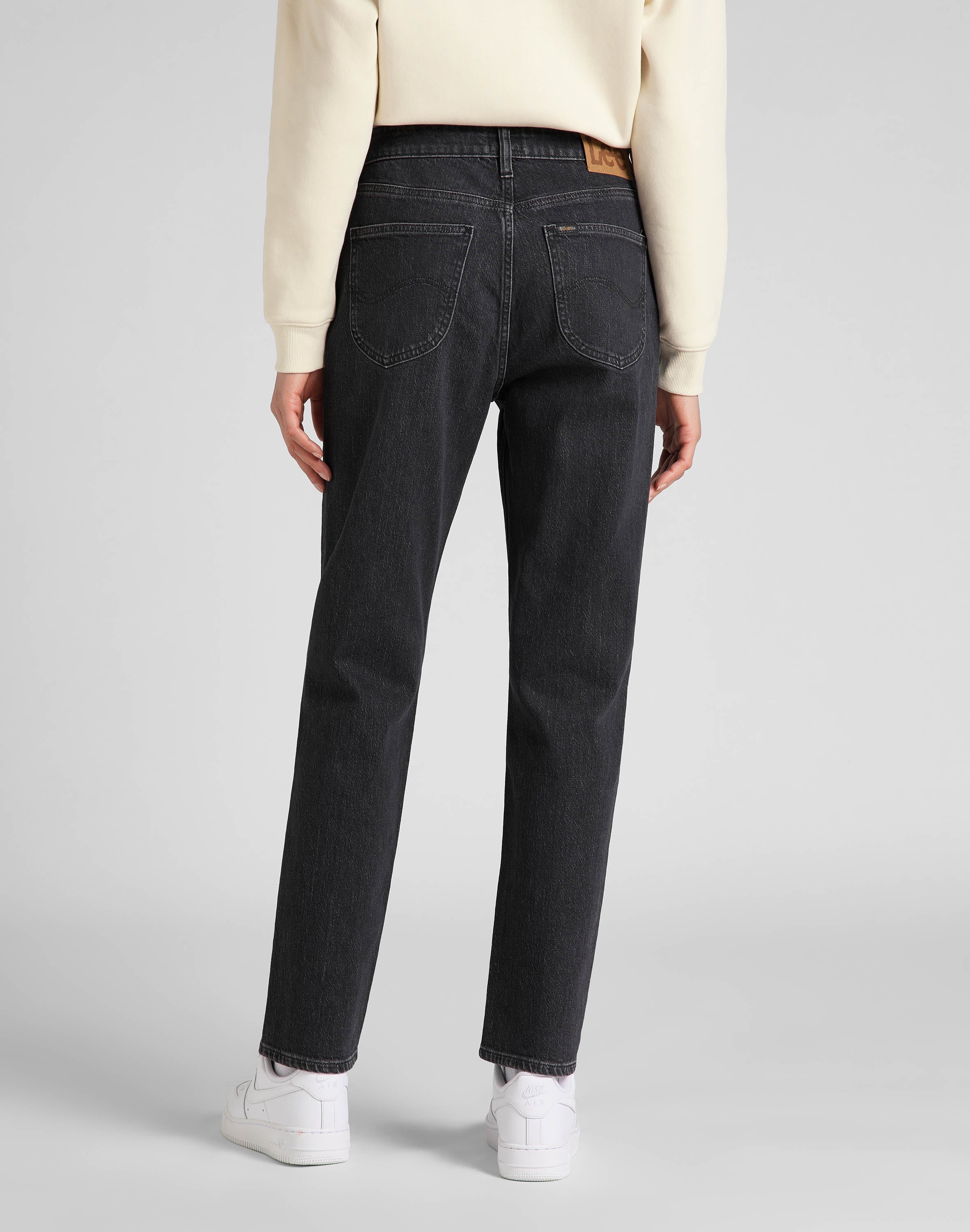 Carol in skirt jeans Lee