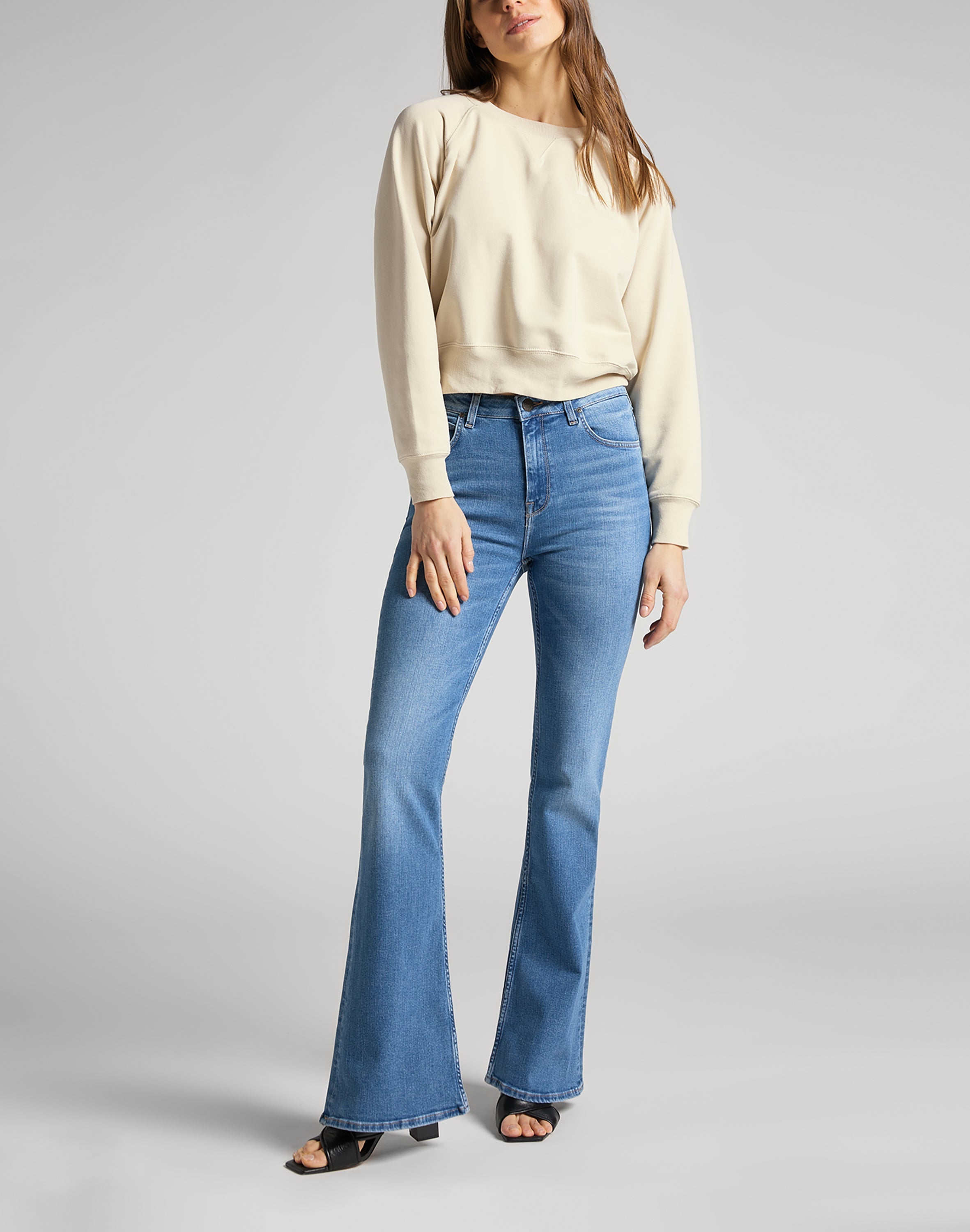 Breese in Jaded Jeans Lee