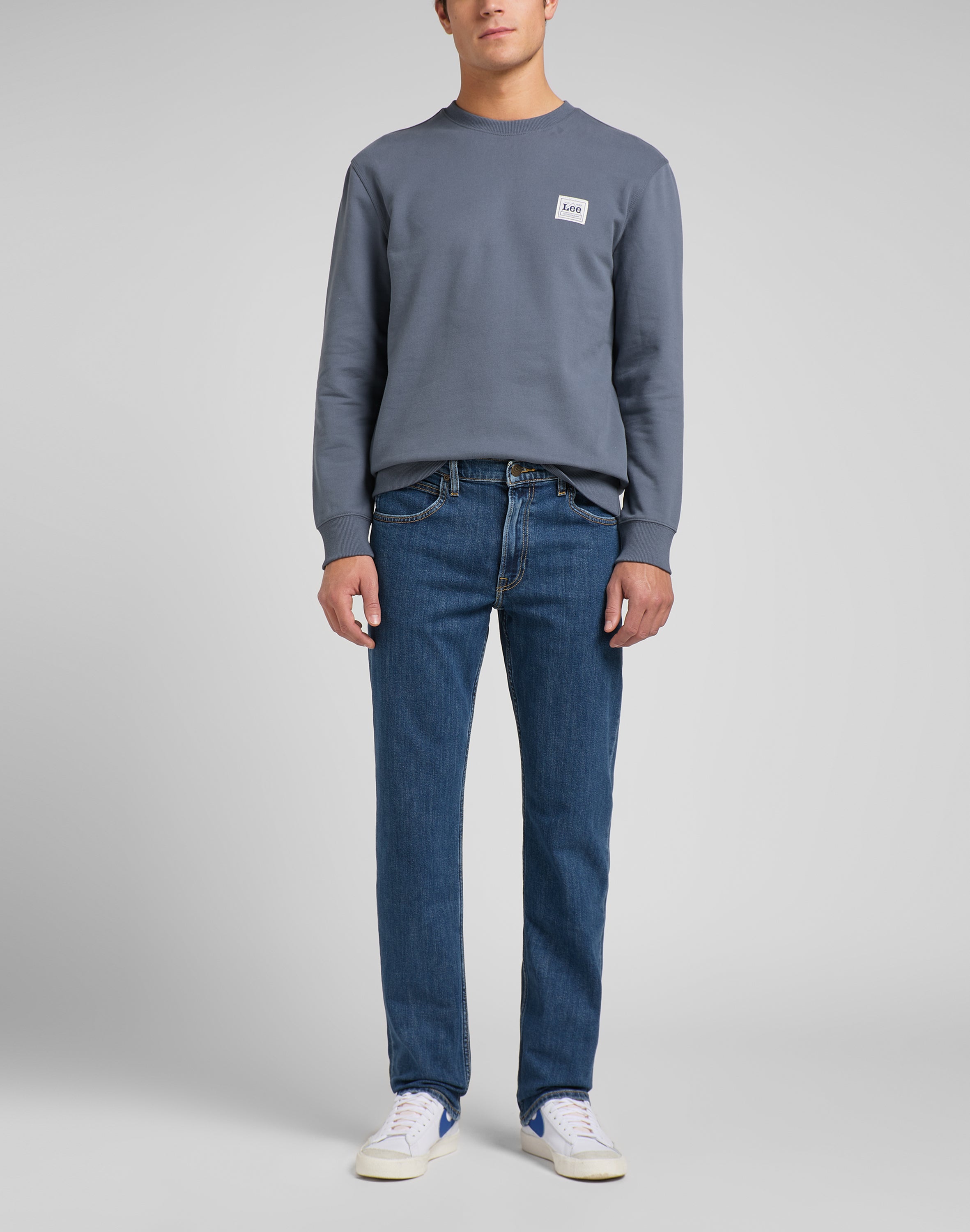 Brooklyn Straight in Mid Stonewash Jeans Lee