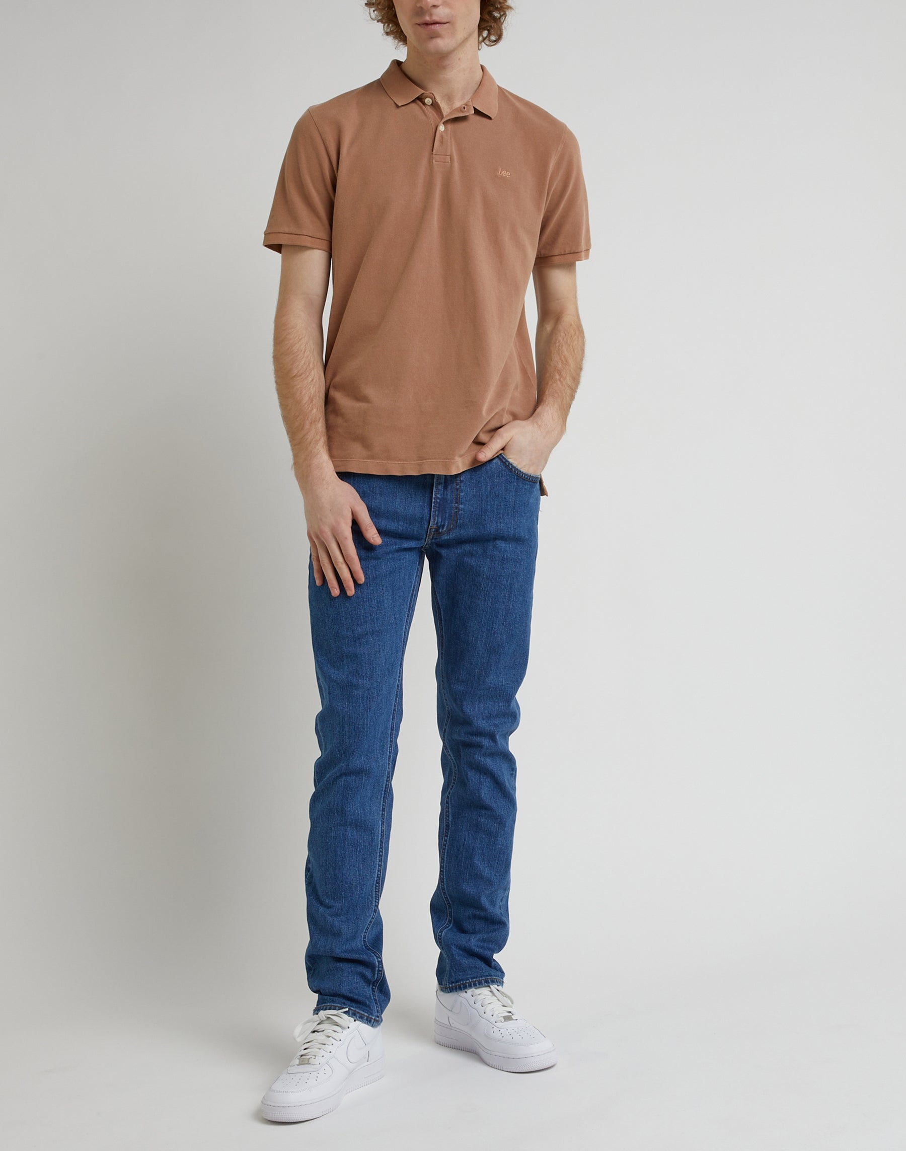 Daren Zip Fly in Stoneage Mid Jeans Lee