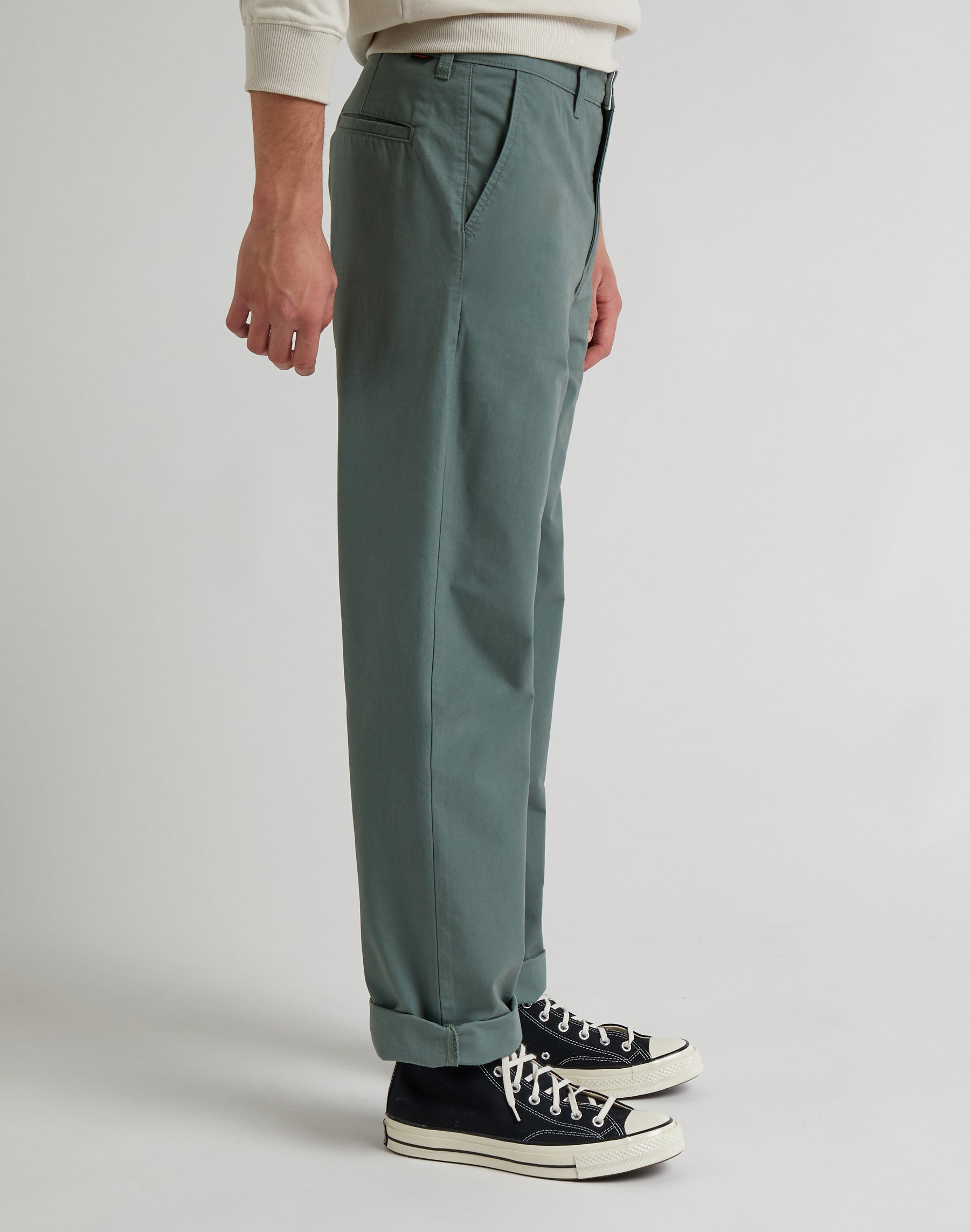 Relaxed Chino in Fort Green Pants Lee