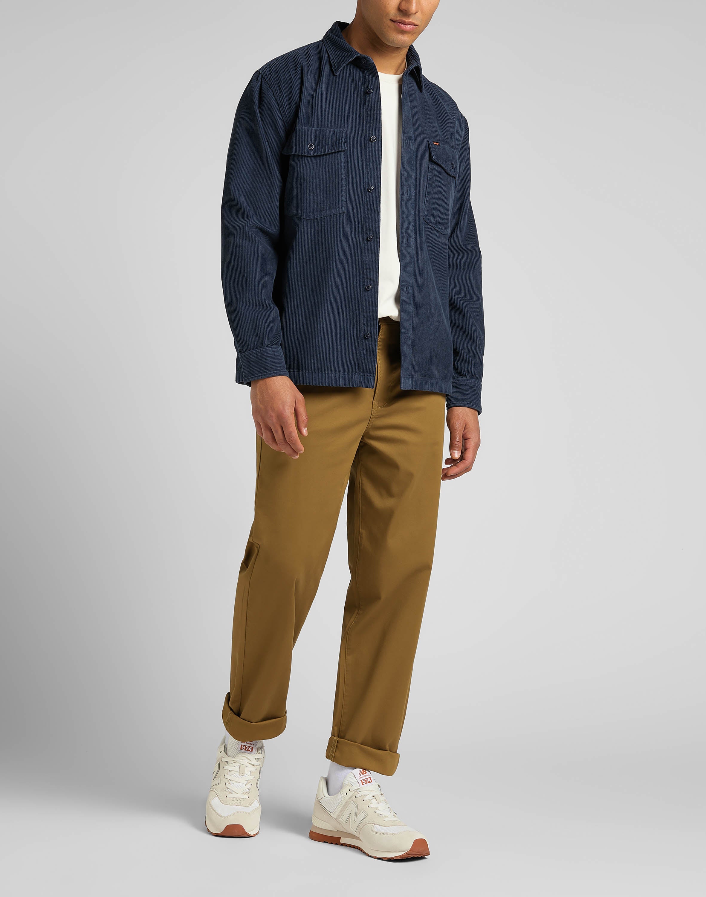 Relaxed chino in tumbleweed pants Lee