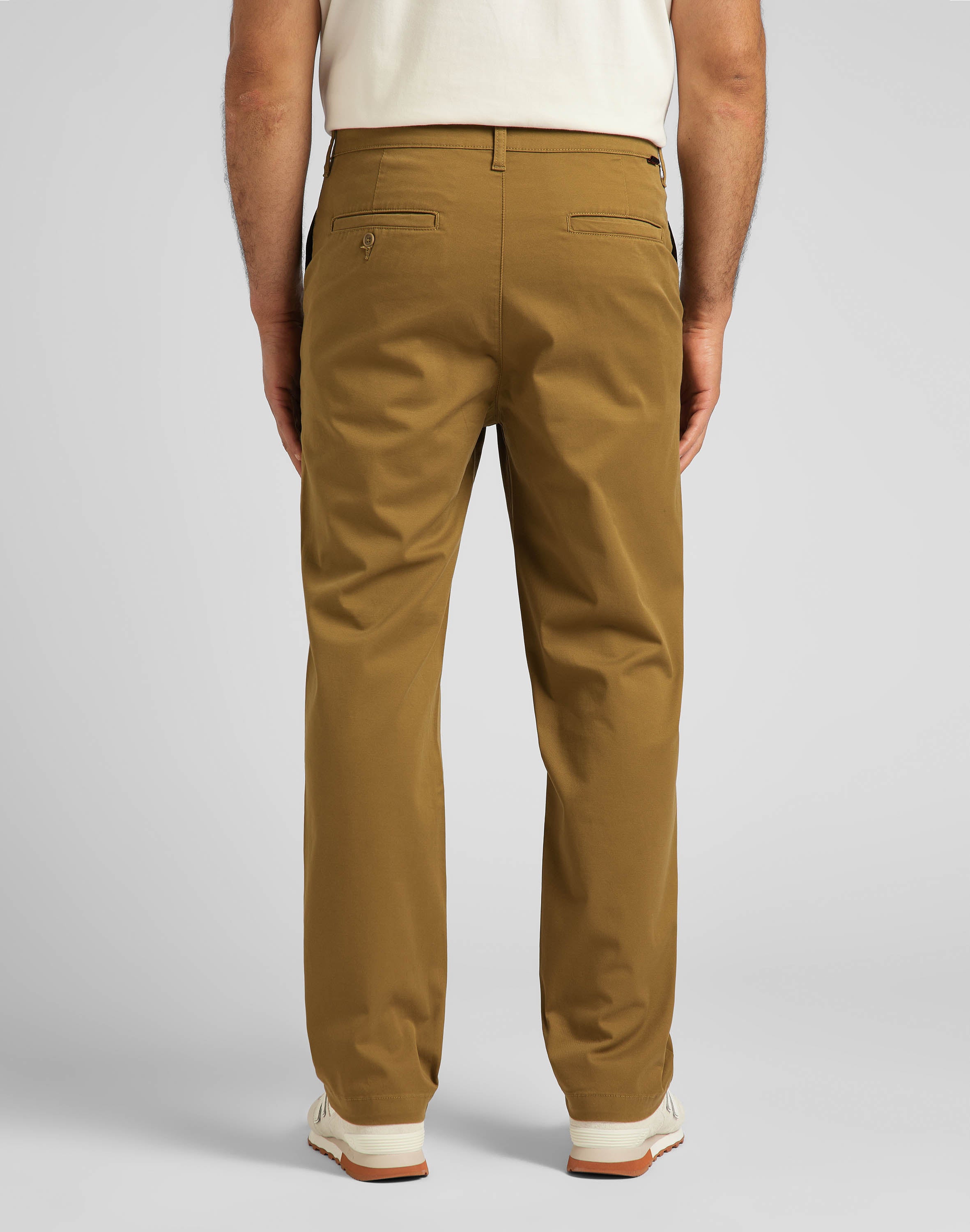 Relaxed chino in tumbleweed pants Lee
