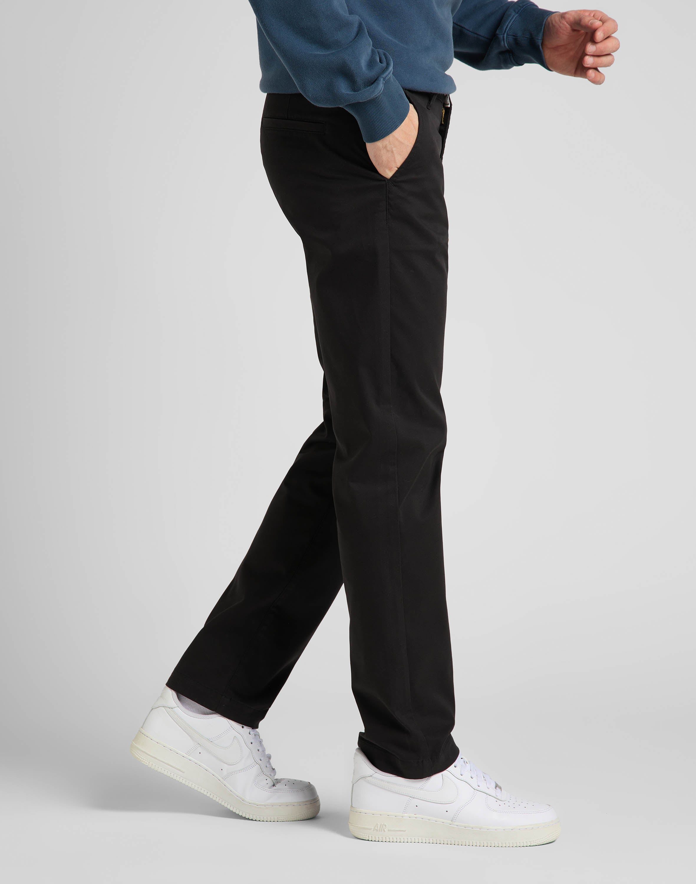 Regular Chino in Black Pants Lee
