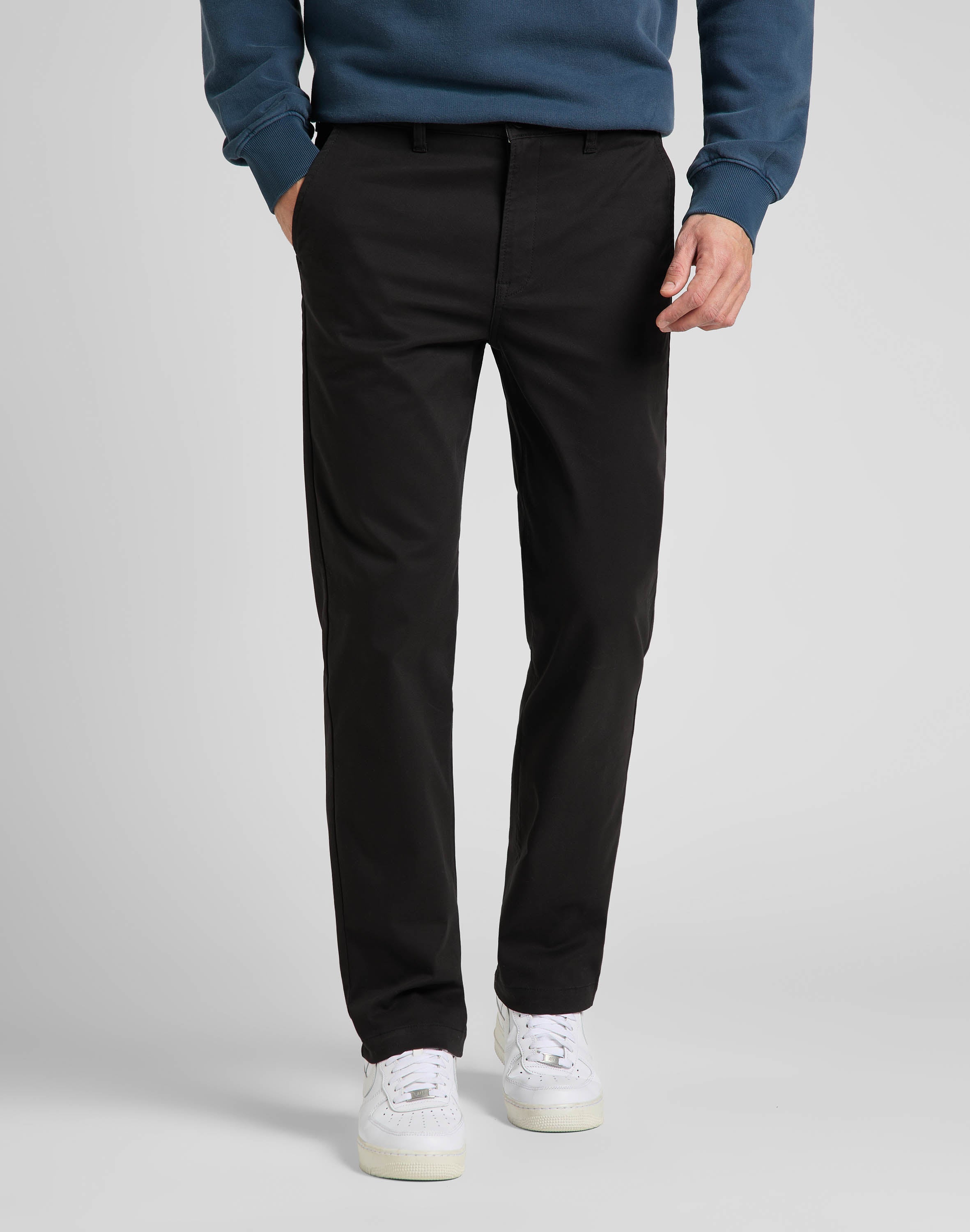 Regular Chino in Black Pants Lee