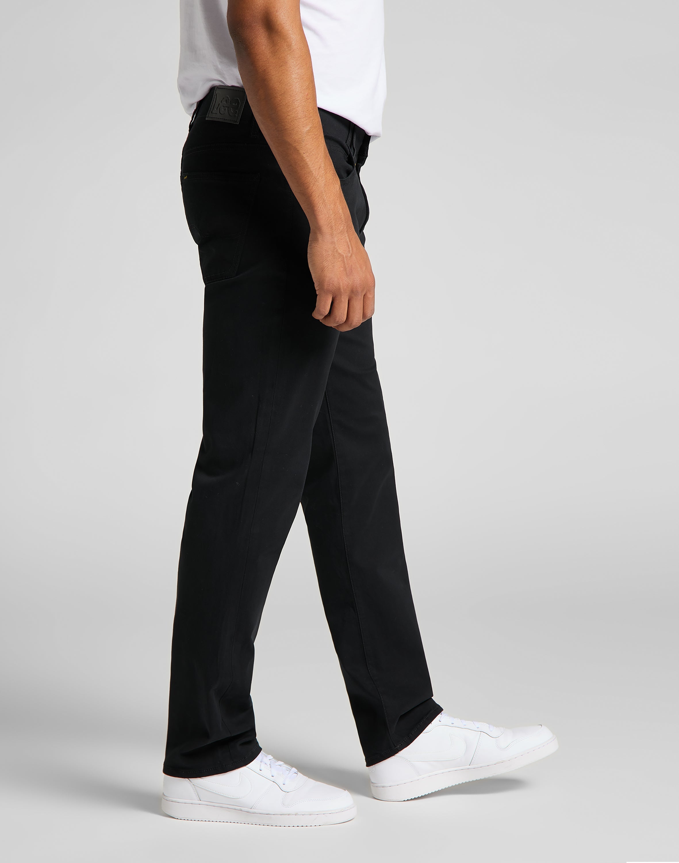 Straight Fit XM in Black Pants Lee