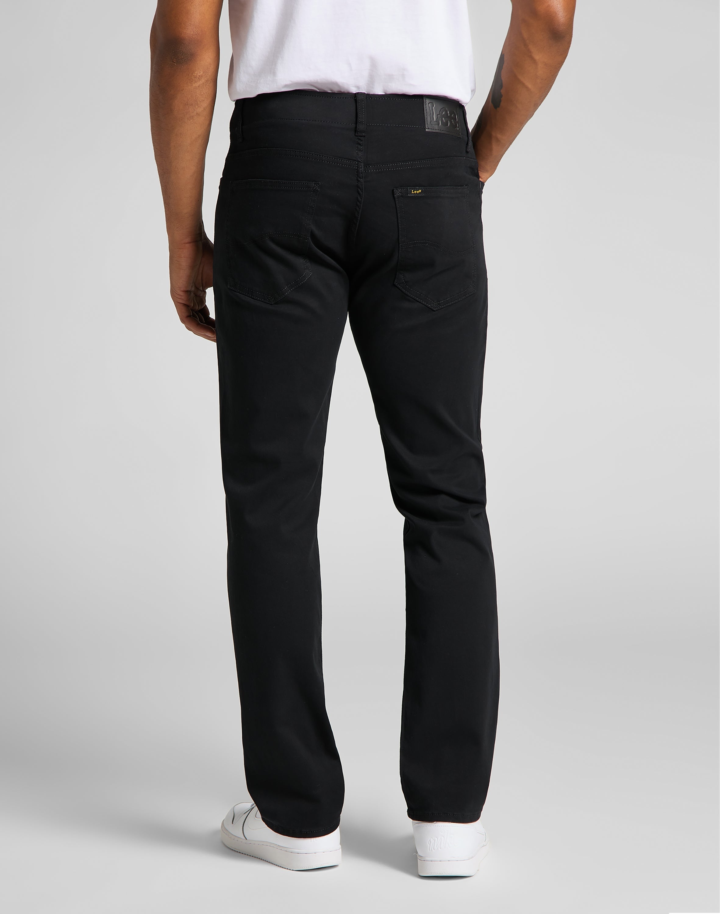 Straight Fit XM in Black Pants Lee