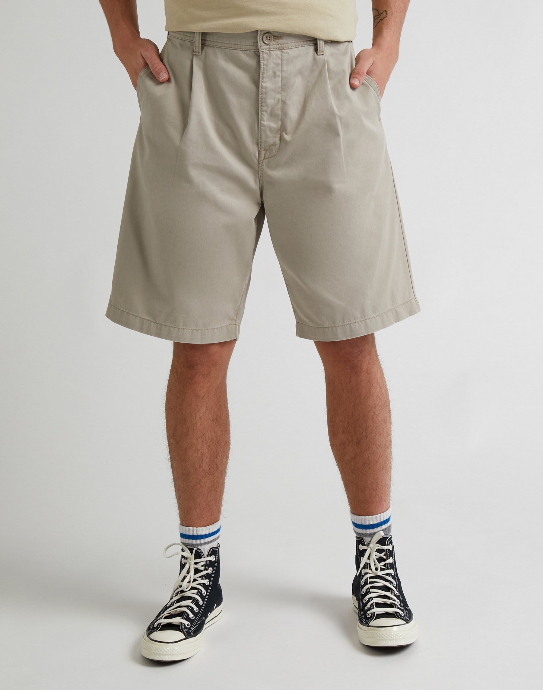 Pleated Chino Short in Stone Shorts Lee
