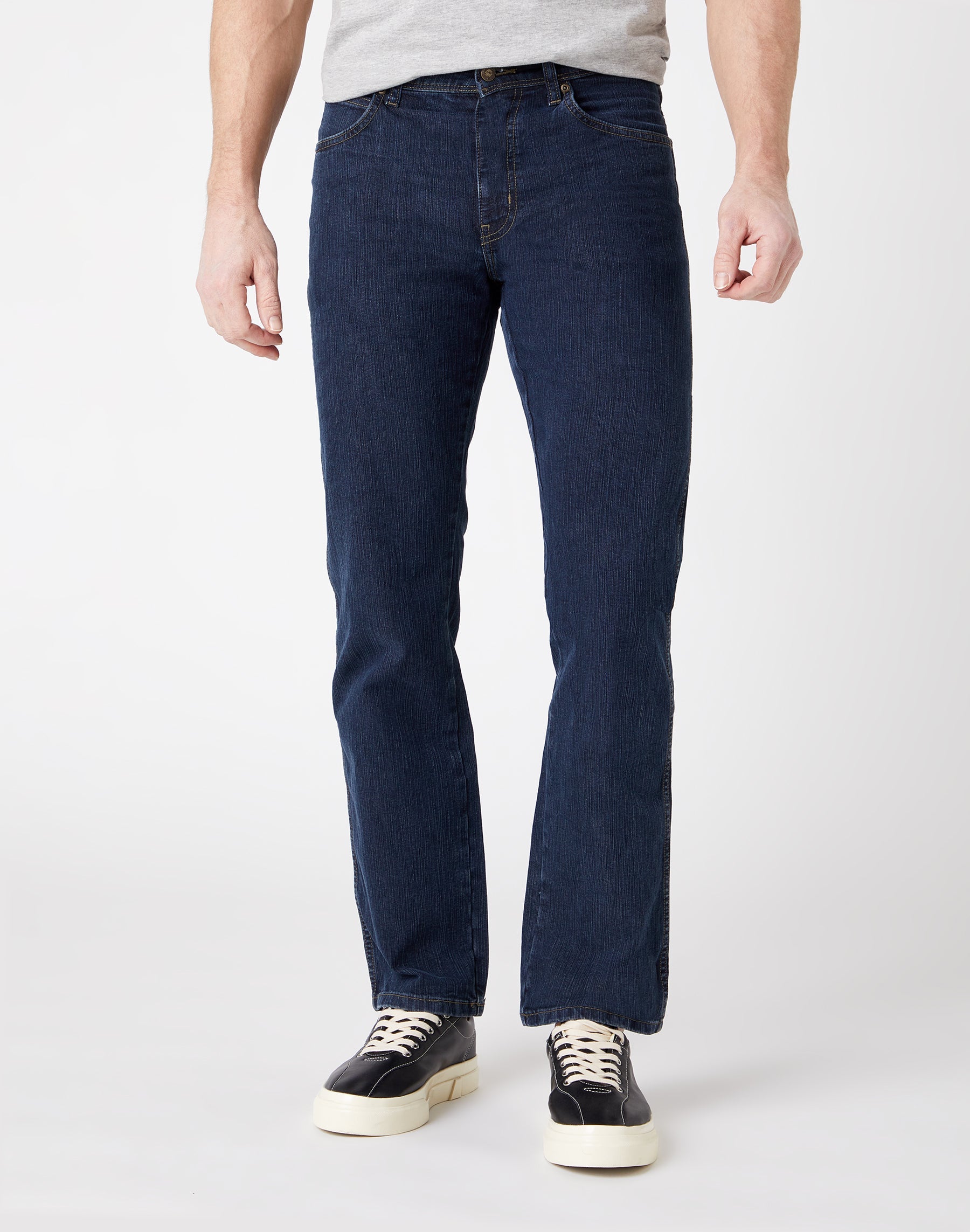 Regular Fit Medium Stretch in Darkstone Jeans Wrangler