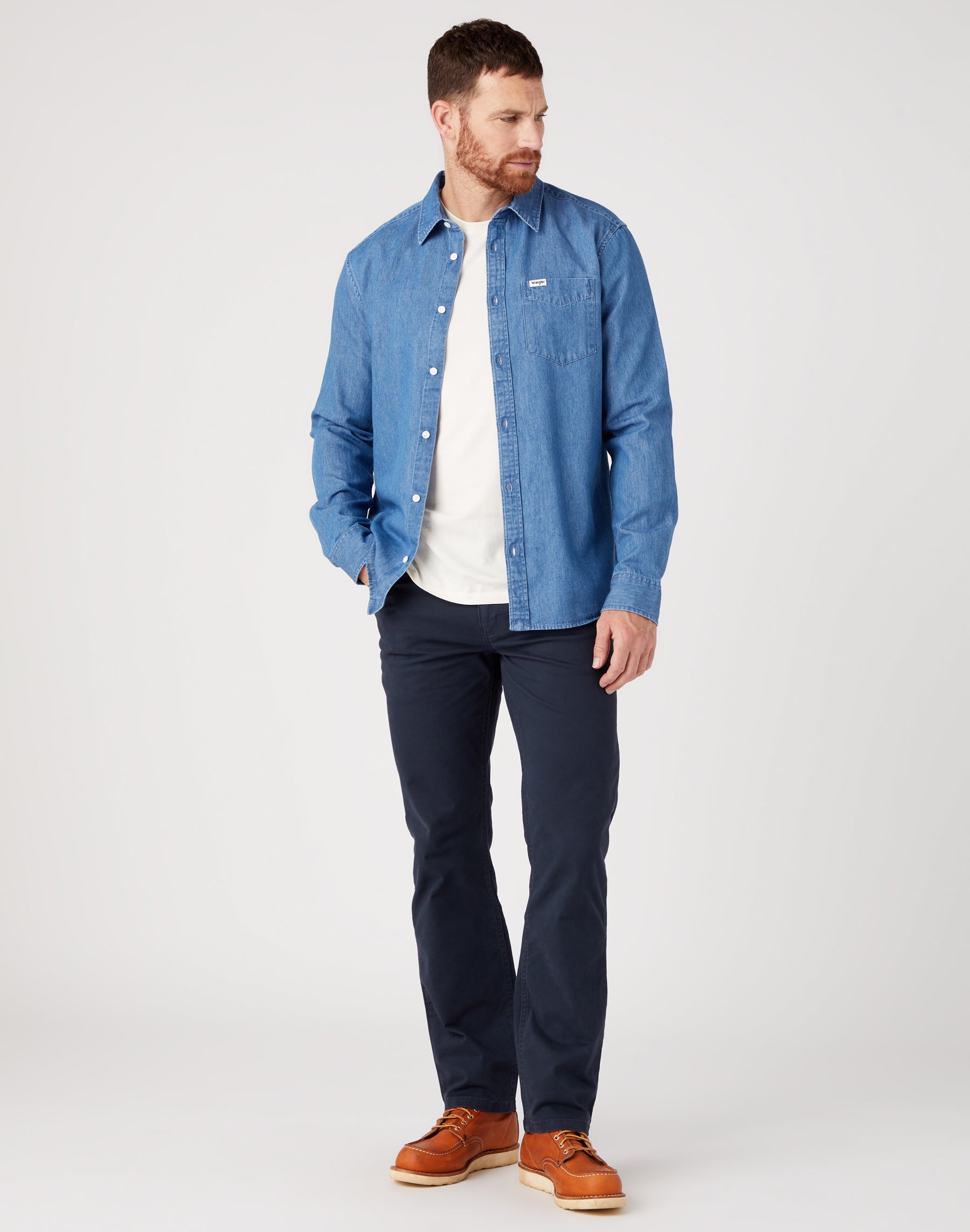 Straight Medium Stretch in Navy Navy Pants Wrangler