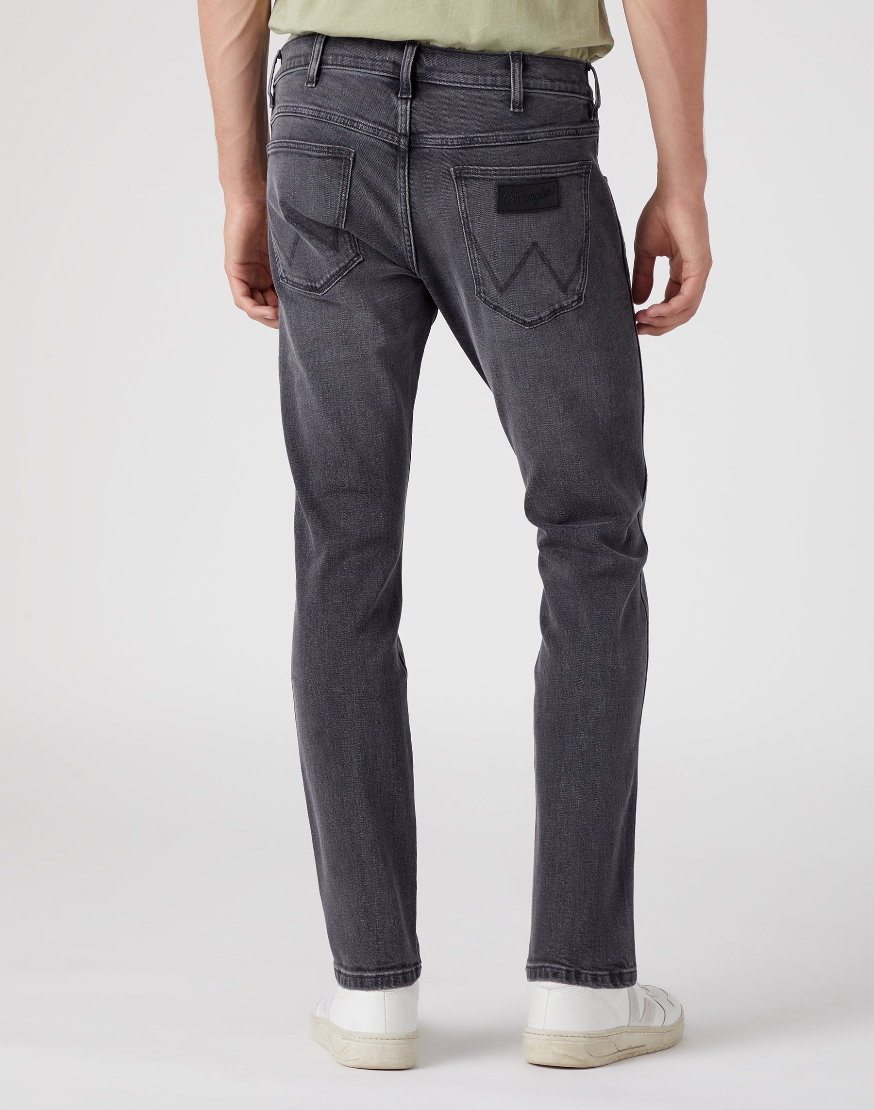 Bryson Medium Stretch in Blackout Jeans Wrangler