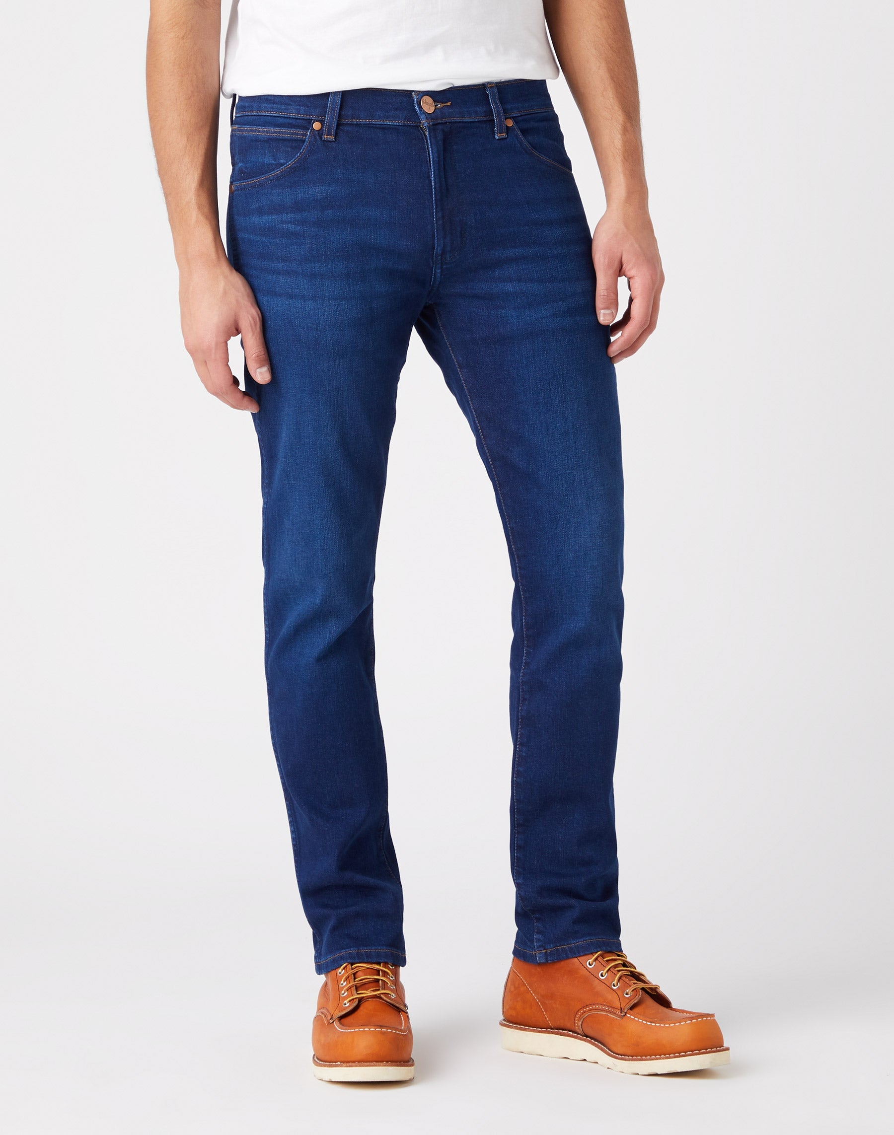 Larston Medium Stretch in The Bullseye Jeans Wrangler