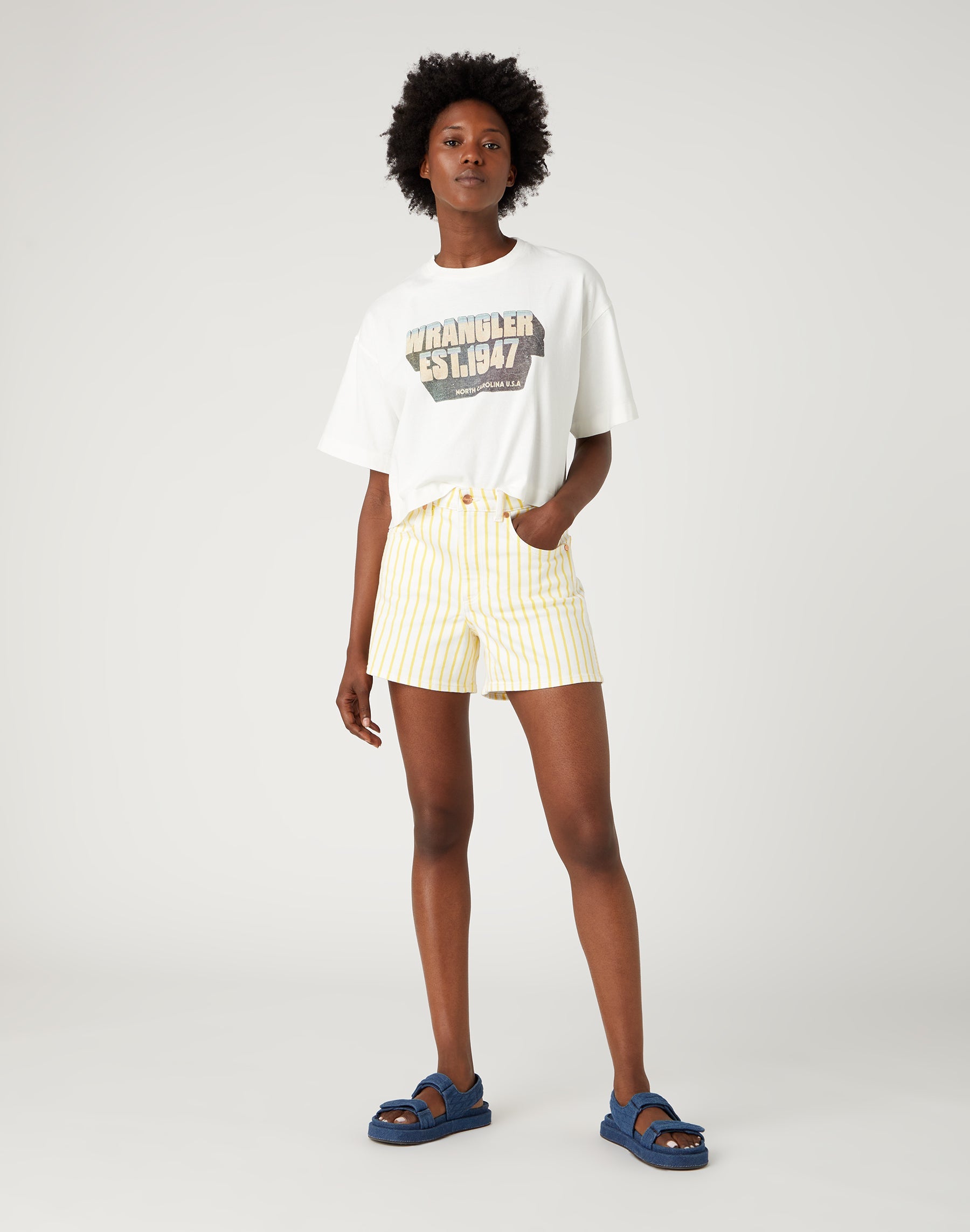 Donna in Sunshine Stripes Jean Shorts Wrangler