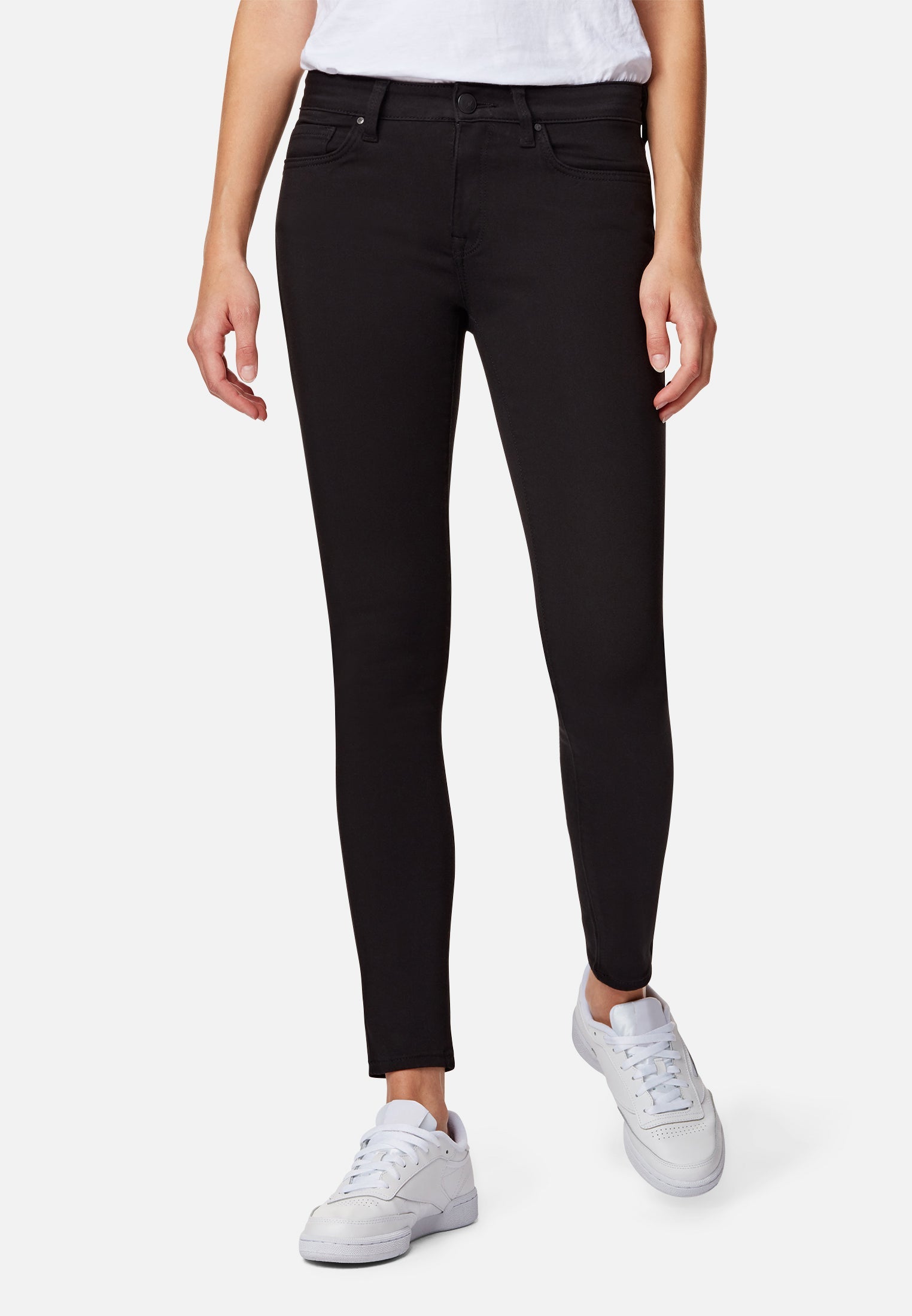 Adriana in Double Black Str Jeans Mavi
