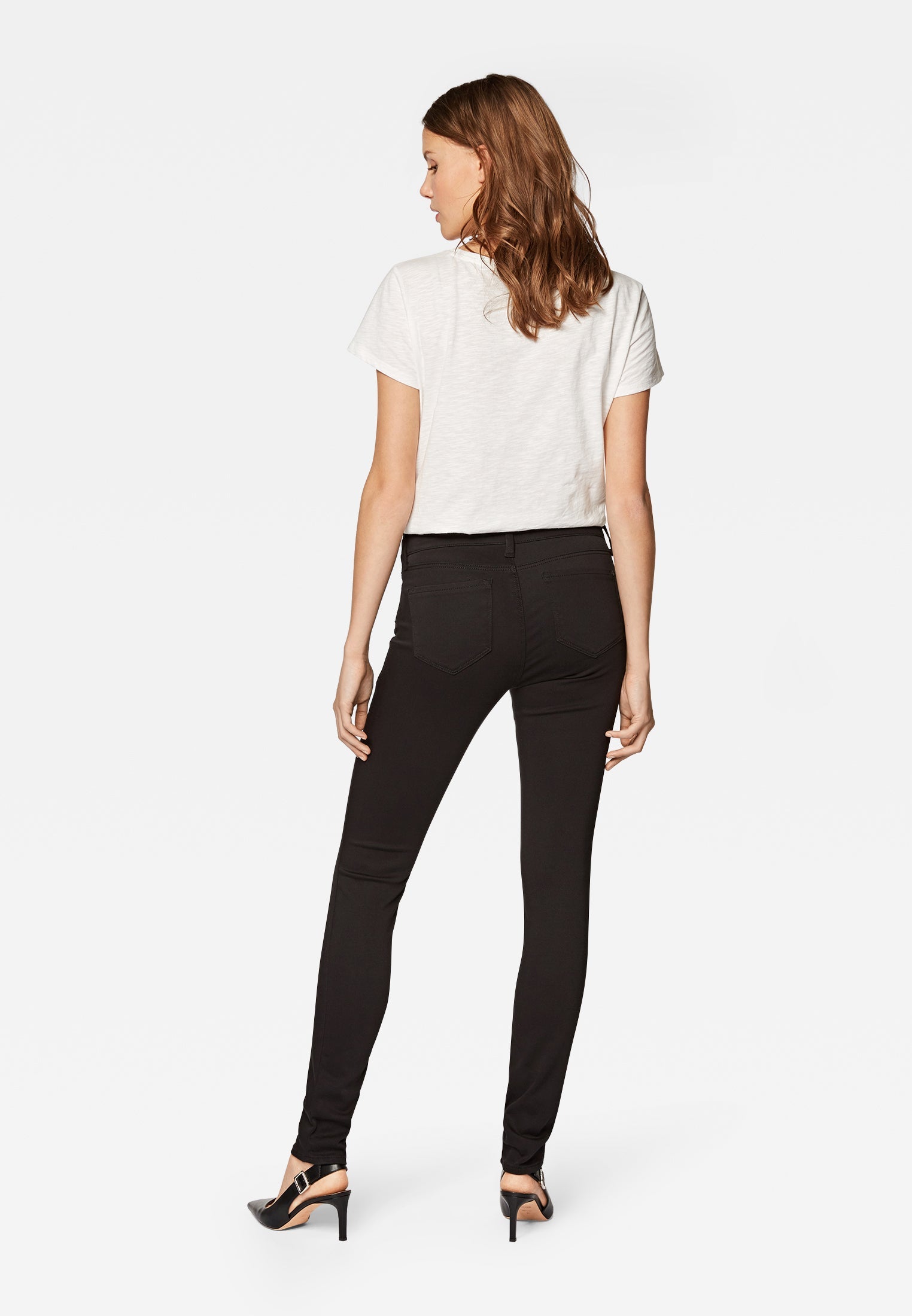 Adriana in Double Black Str Jeans Mavi