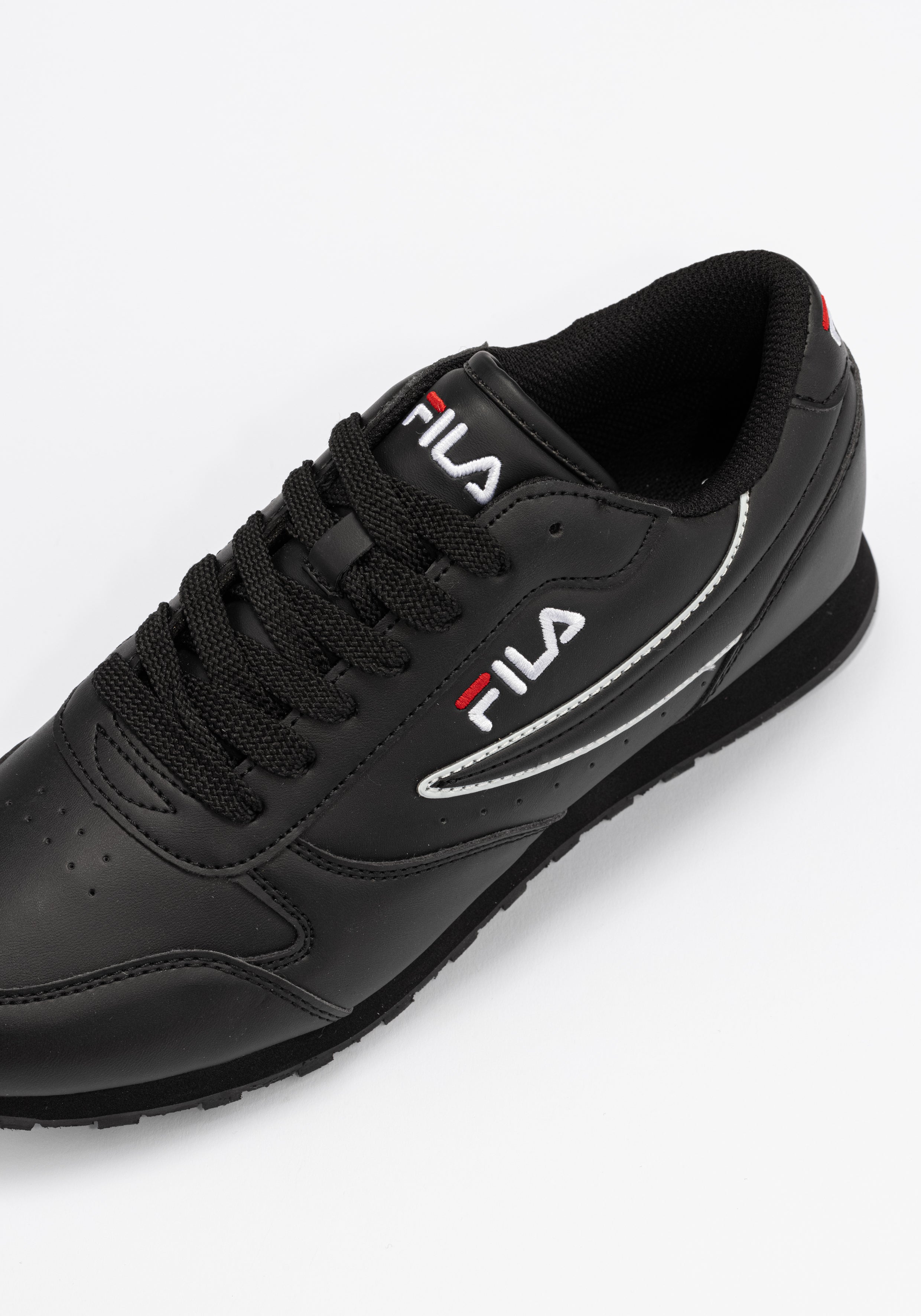 Orbit in Black-Black Sneakers Fila   