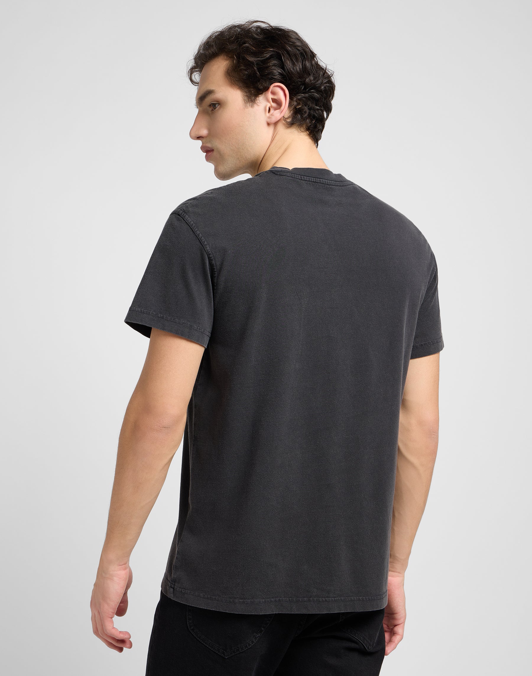 Relaxed Pocket Tee in Washed Black T-Shirts Lee   