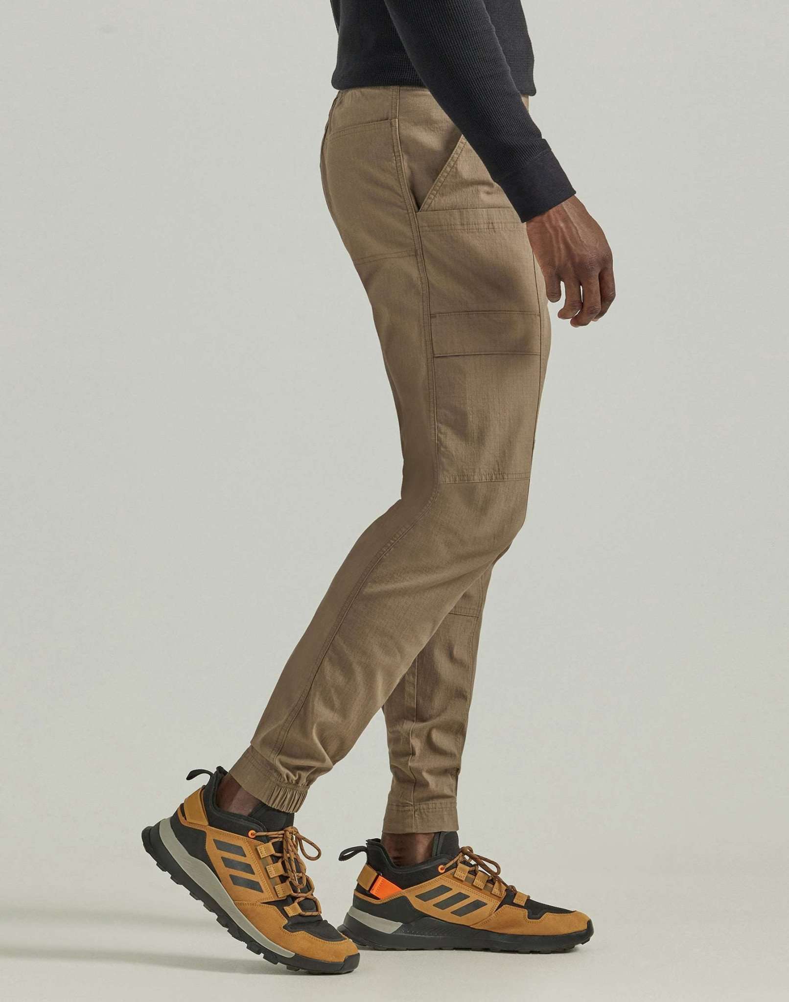 Pull On Tapered Pant in Bungee Cord Pants Wrangler   